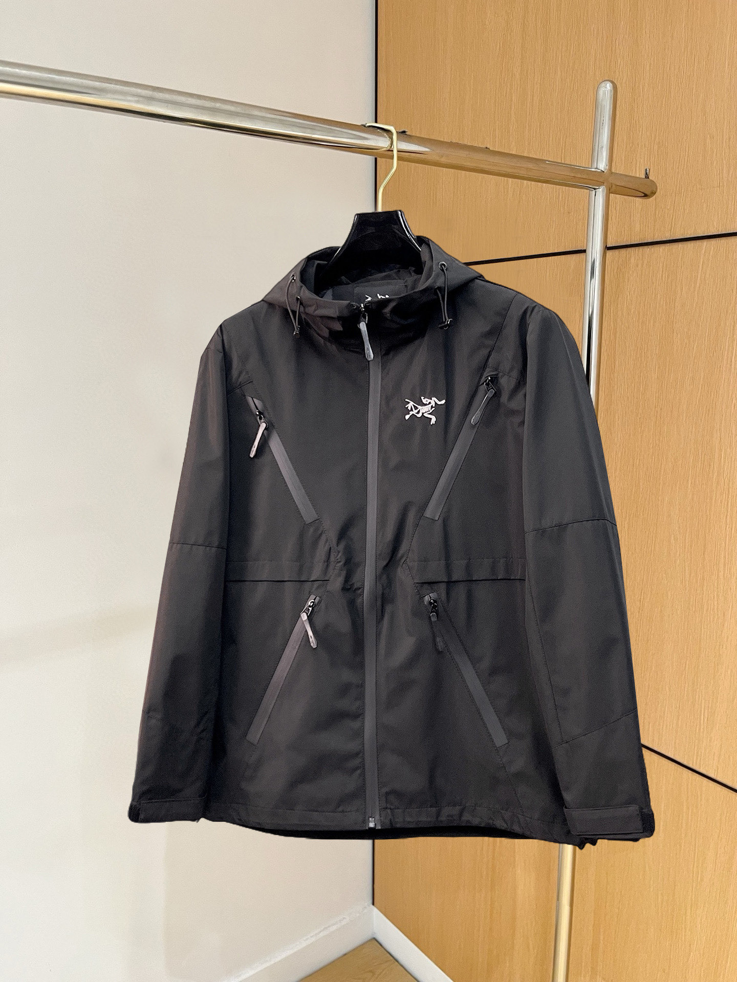 ARC'TERYX 高仿 男女款 X-Zip 防水連帽外套 暗黑機能風