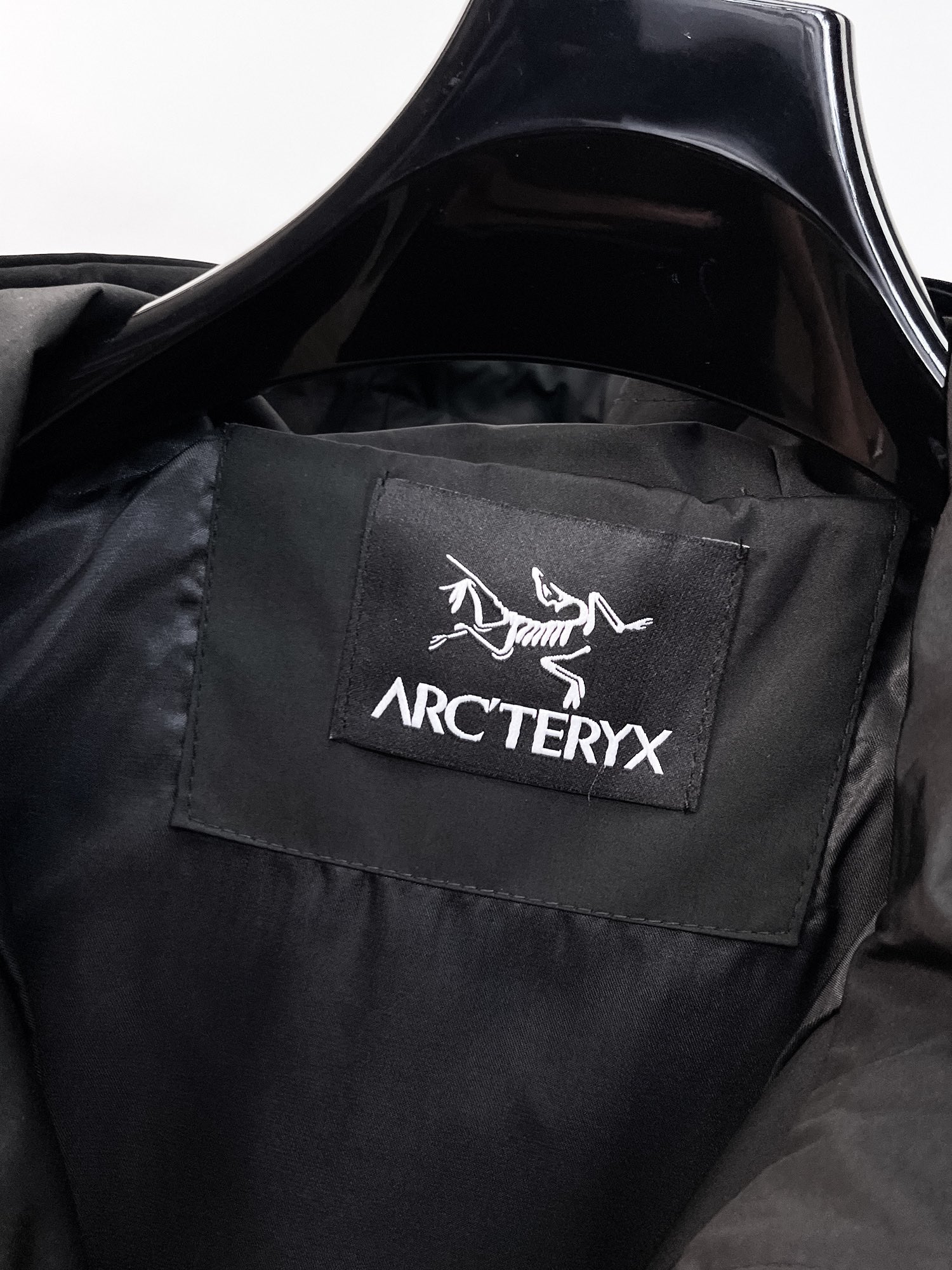 ARC'TERYX 高仿 男女款 X-Zip 防水連帽外套 暗黑機能風| 10 ARC'TERYX 高仿 男女款 X-Zip 防水連帽外套 暗黑機能風