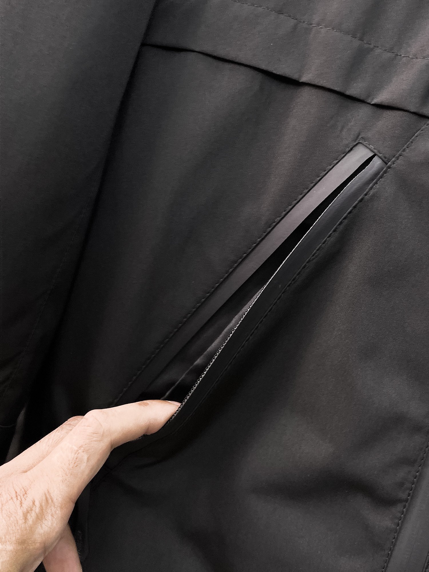 ARC'TERYX 高仿 男女款 X-Zip 防水連帽外套 暗黑機能風| 7 ARC'TERYX 高仿 男女款 X-Zip 防水連帽外套 暗黑機能風