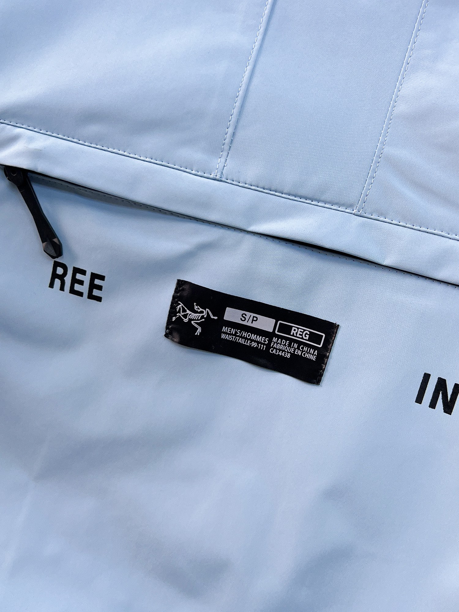 ARC'TERYX 一比一 男女款 立體胸袋連帽外套 冰湖藍輕量版