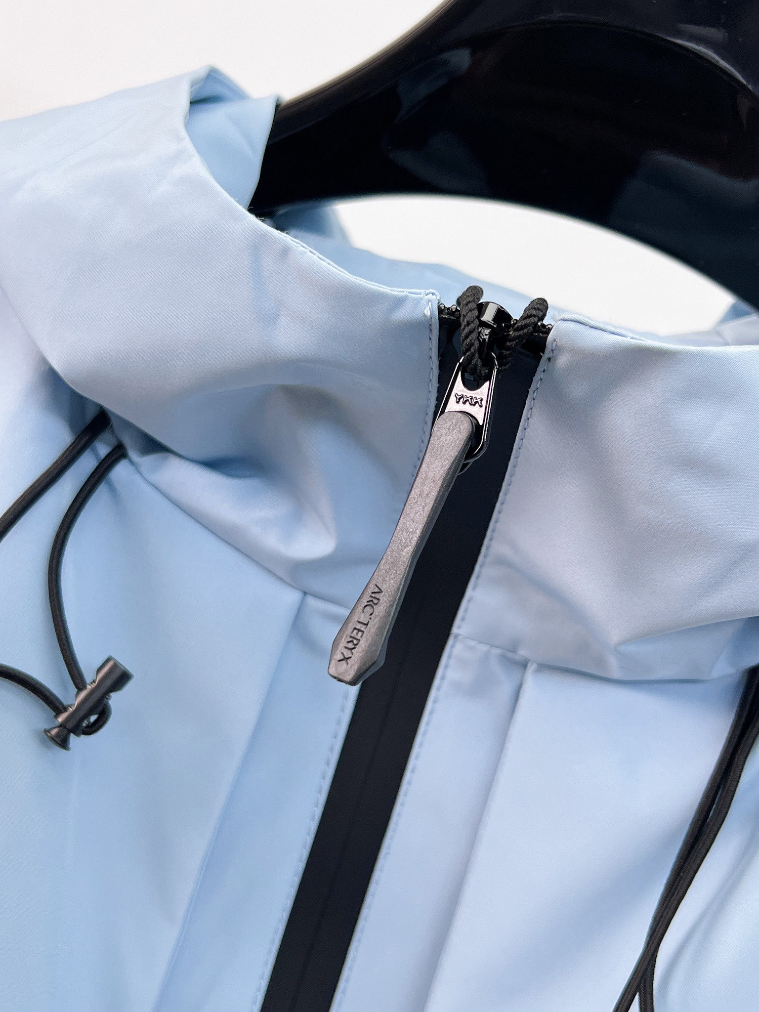 ARC'TERYX 一比一 男女款 立體胸袋連帽外套 冰湖藍輕量版