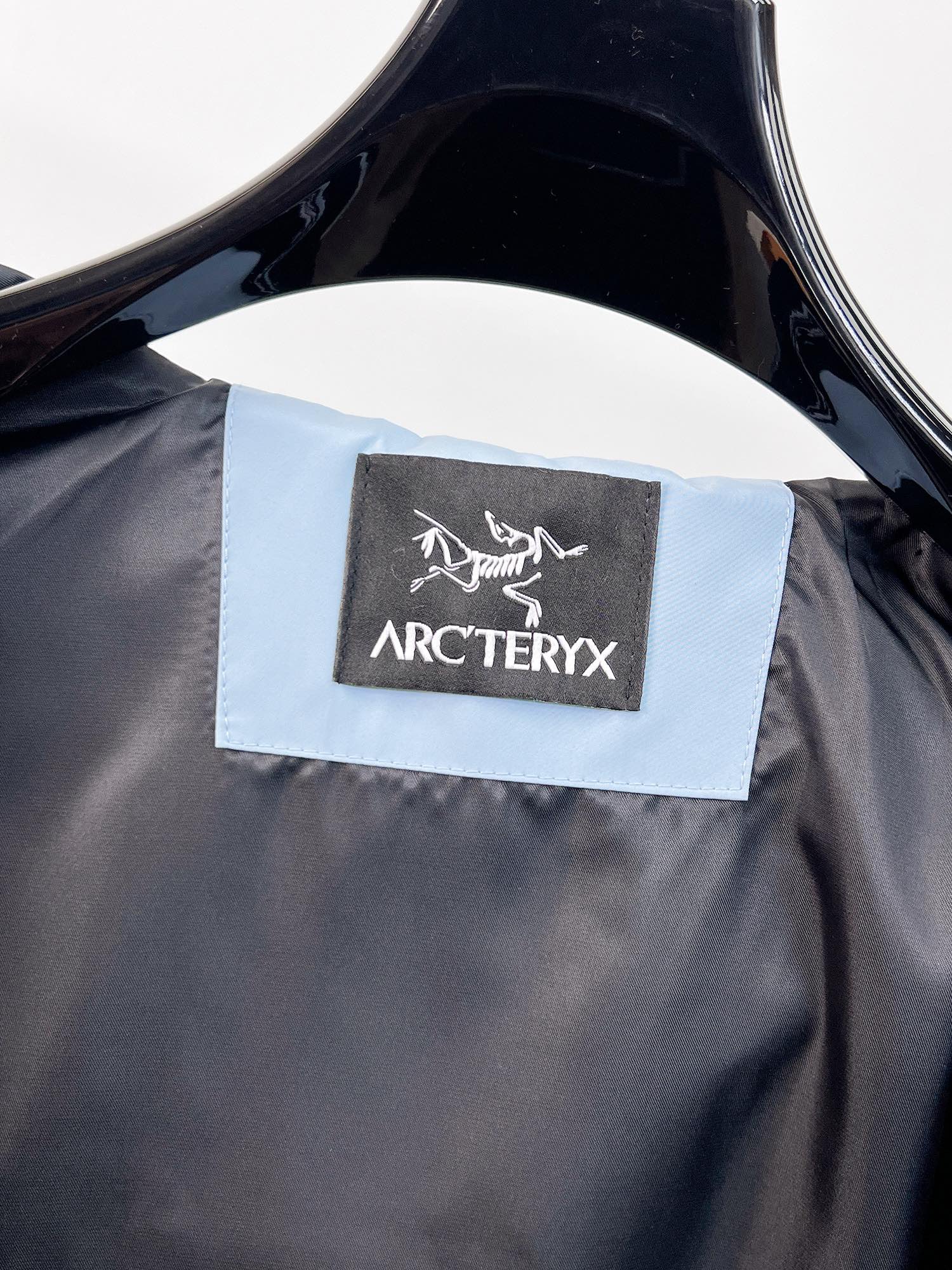 ARC'TERYX 一比一 男女款 立體胸袋連帽外套 冰湖藍輕量版