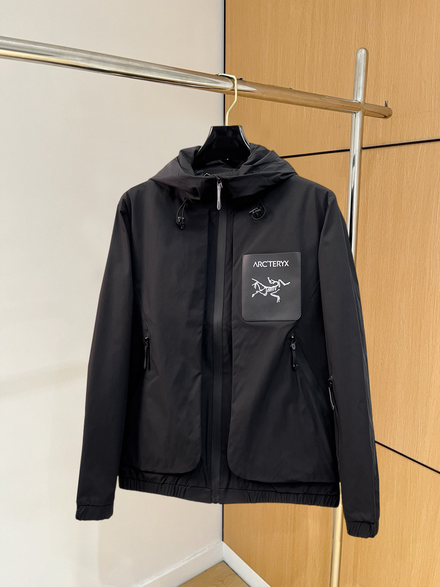 ARC'TERYX 高仿 男女款 黑標胸袋連帽外套 都市山系風| 3 ARC'TERYX 高仿 男女款 黑標胸袋連帽外套 都市山系風
