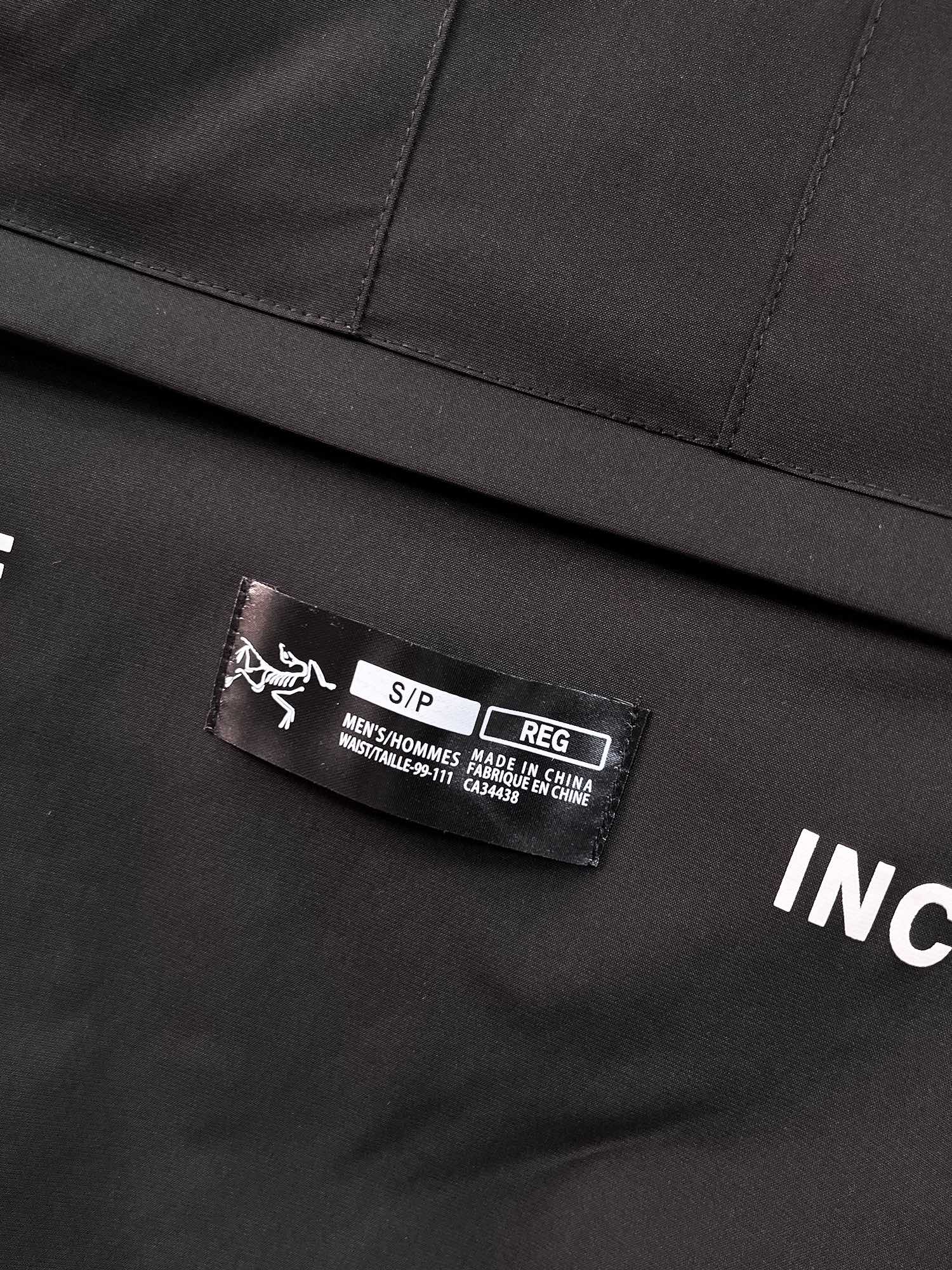 ARC'TERYX 高仿 男女款 黑標胸袋連帽外套 都市山系風| 16 ARC'TERYX 高仿 男女款 黑標胸袋連帽外套 都市山系風