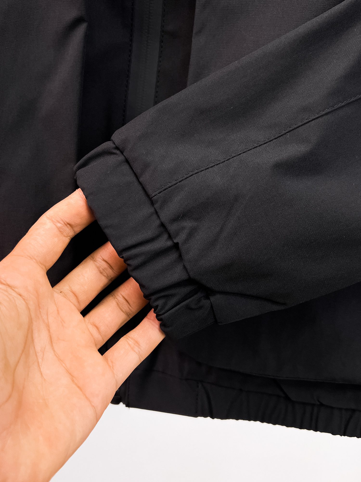 ARC'TERYX 高仿 男女款 黑標胸袋連帽外套 都市山系風| 15 ARC'TERYX 高仿 男女款 黑標胸袋連帽外套 都市山系風