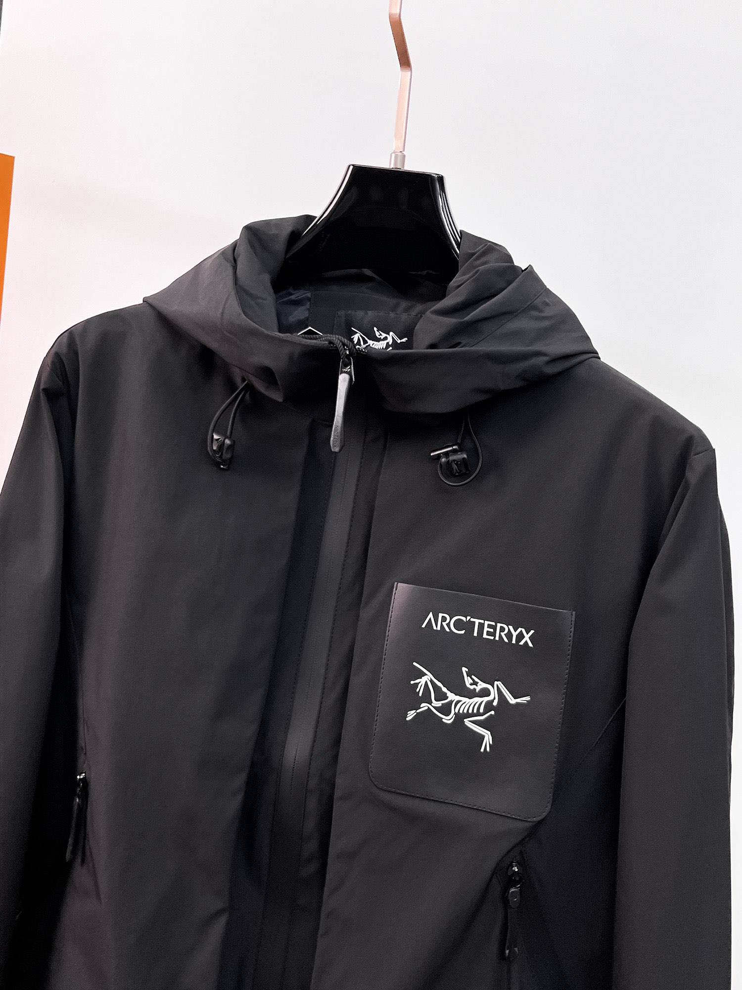 ARC'TERYX 高仿 男女款 黑標胸袋連帽外套 都市山系風| 13 ARC'TERYX 高仿 男女款 黑標胸袋連帽外套 都市山系風