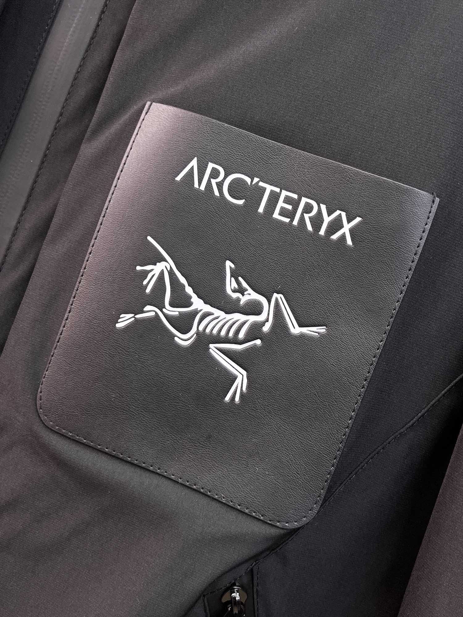 ARC'TERYX 高仿 男女款 黑標胸袋連帽外套 都市山系風| 12 ARC'TERYX 高仿 男女款 黑標胸袋連帽外套 都市山系風