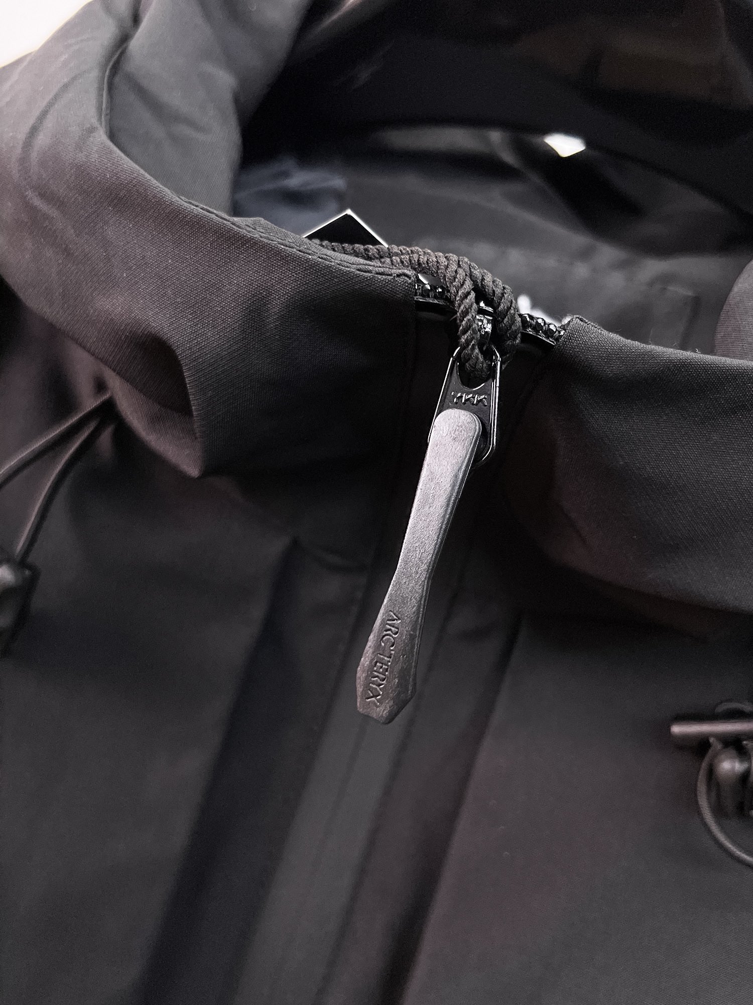 ARC'TERYX 高仿 男女款 黑標胸袋連帽外套 都市山系風| 11 ARC'TERYX 高仿 男女款 黑標胸袋連帽外套 都市山系風
