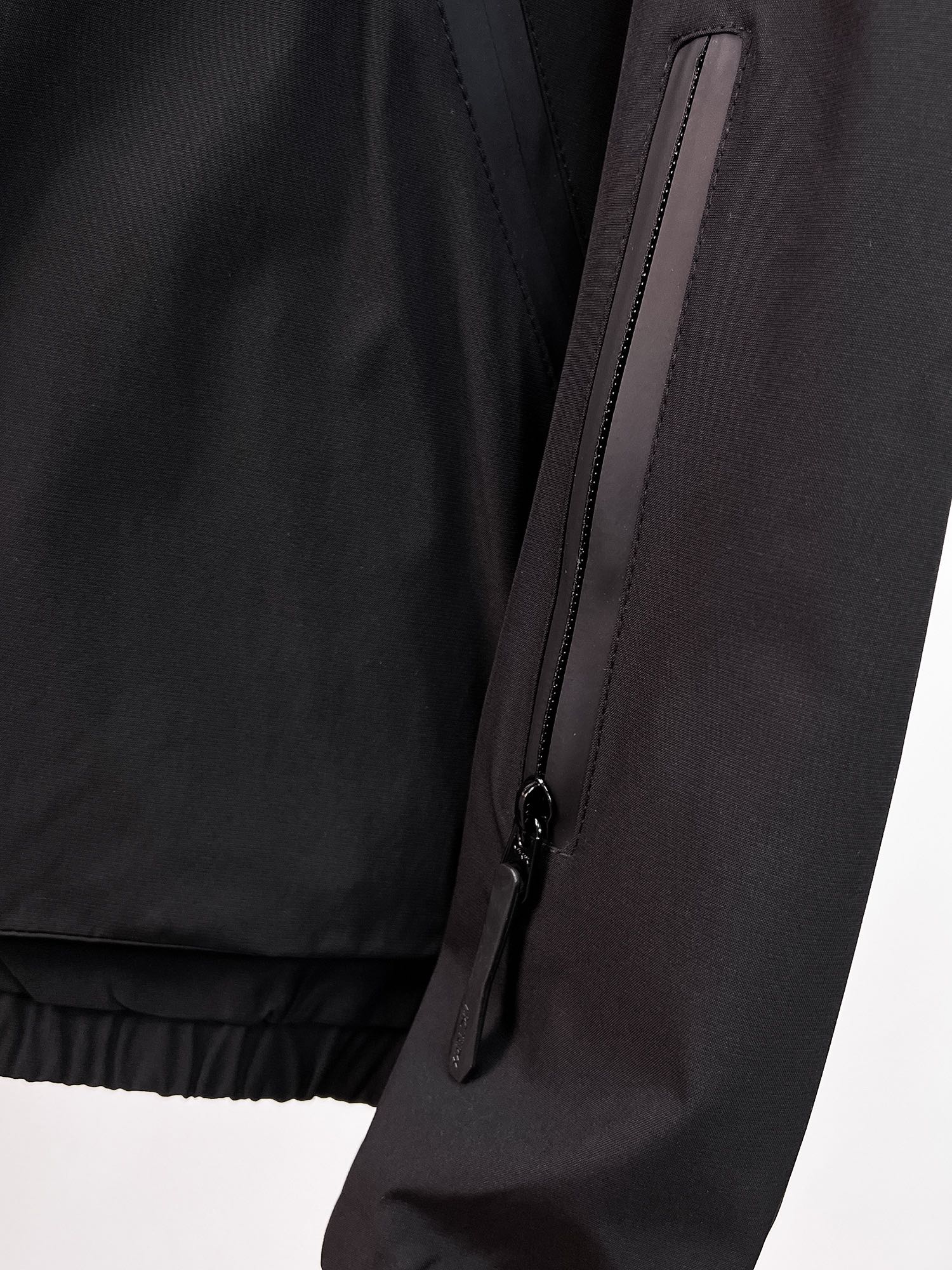 ARC'TERYX 高仿 男女款 黑標胸袋連帽外套 都市山系風| 10 ARC'TERYX 高仿 男女款 黑標胸袋連帽外套 都市山系風