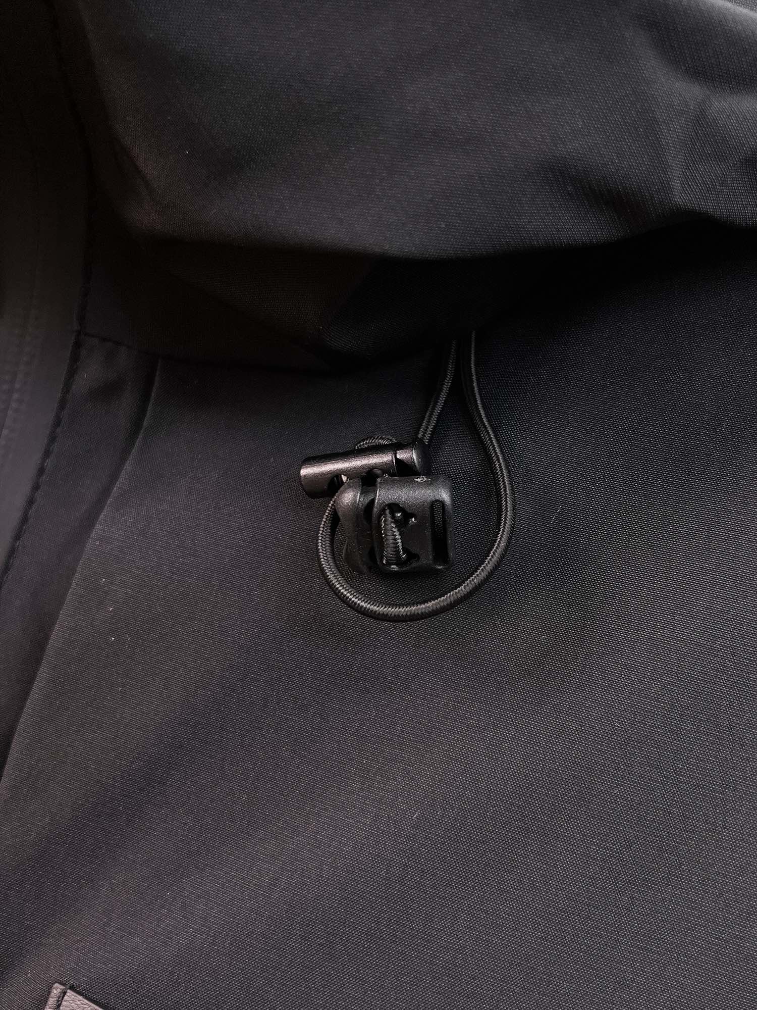 ARC'TERYX 高仿 男女款 黑標胸袋連帽外套 都市山系風| 8 ARC'TERYX 高仿 男女款 黑標胸袋連帽外套 都市山系風