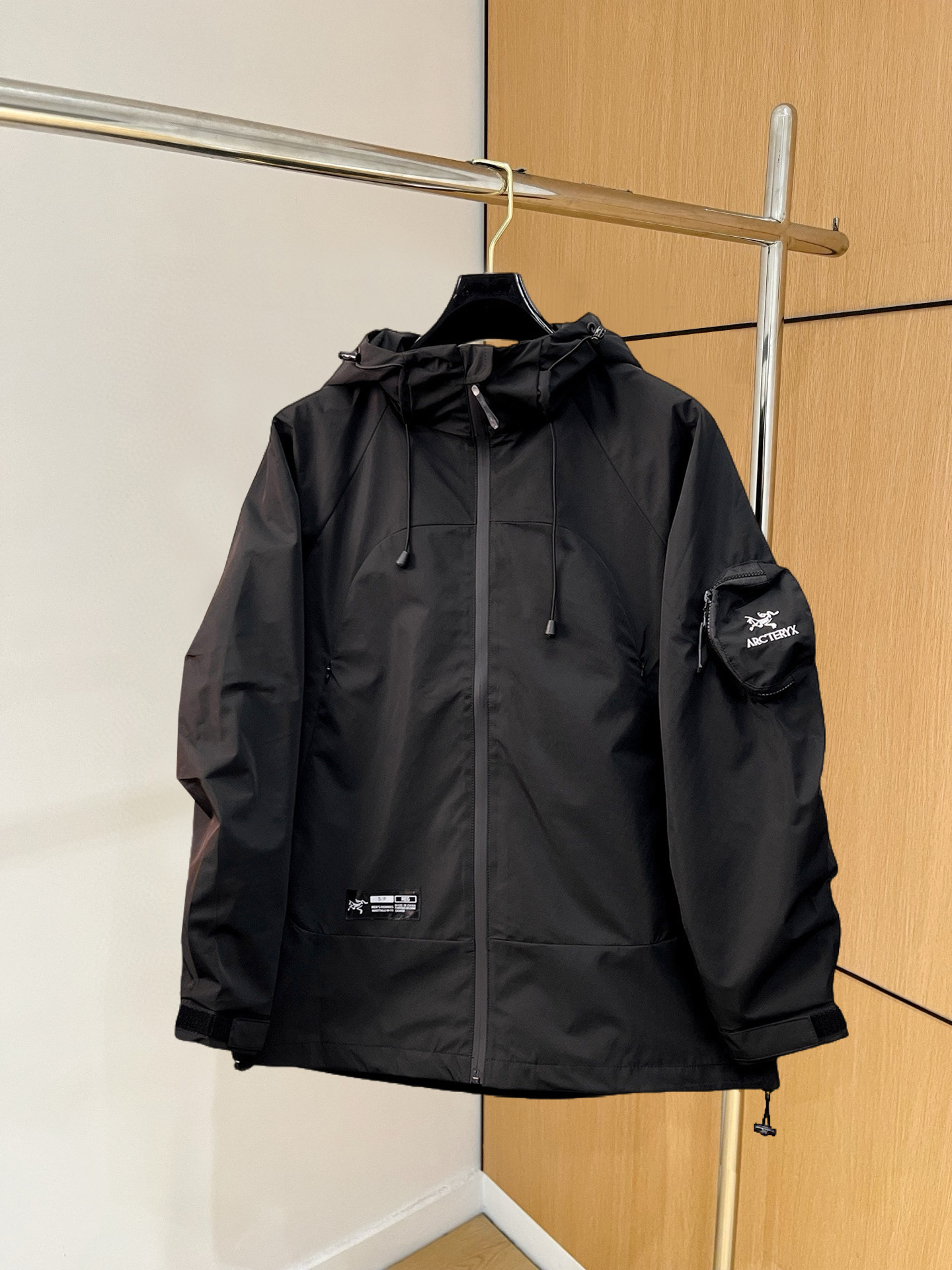 ARC'TERYX 原單 男女款 隱形袖袋防水外套 俐落通勤版| 3 ARC'TERYX 原單 男女款 隱形袖袋防水外套 俐落通勤版
