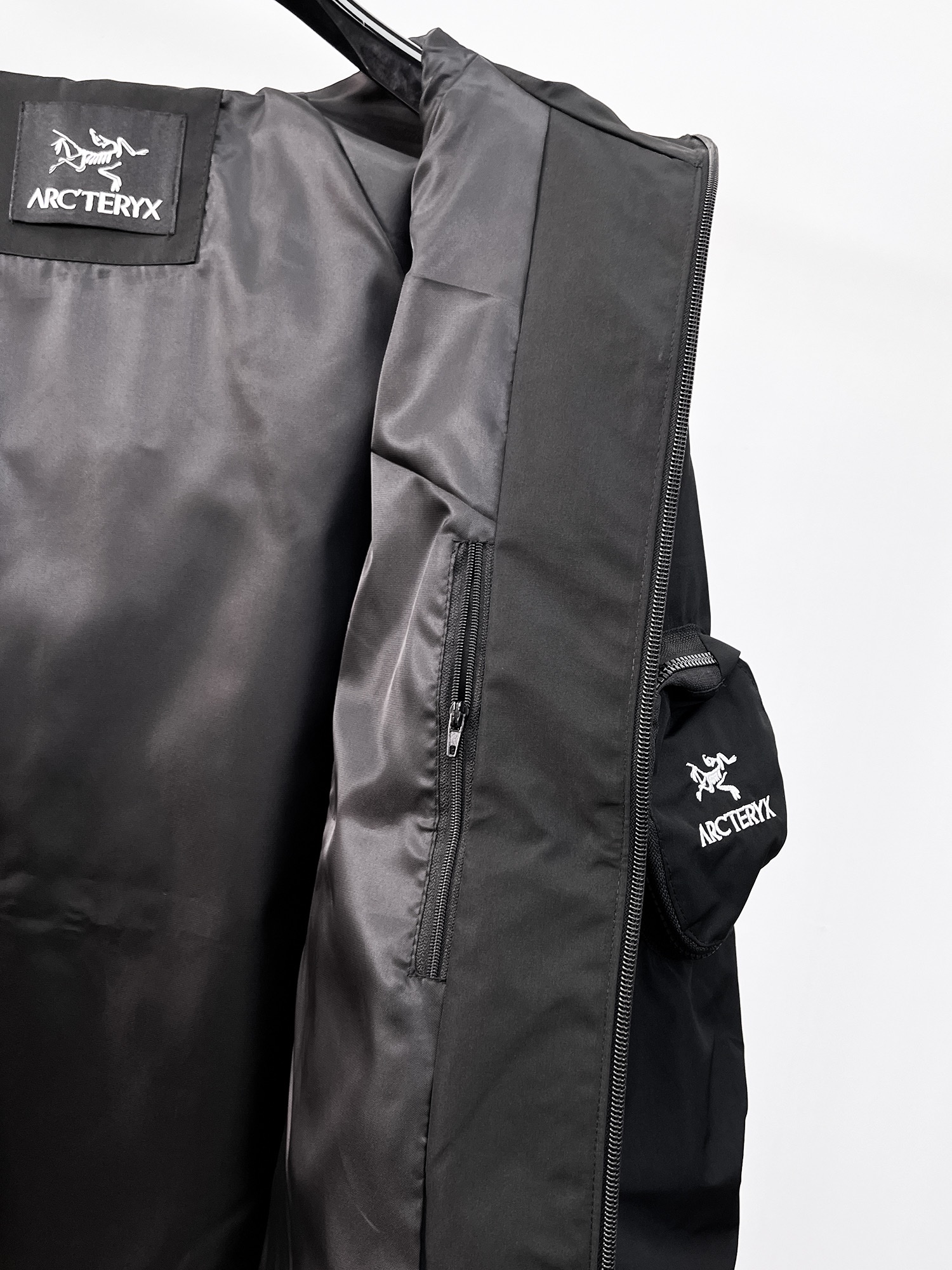 ARC'TERYX 原單 男女款 隱形袖袋防水外套 俐落通勤版| 19 ARC'TERYX 原單 男女款 隱形袖袋防水外套 俐落通勤版
