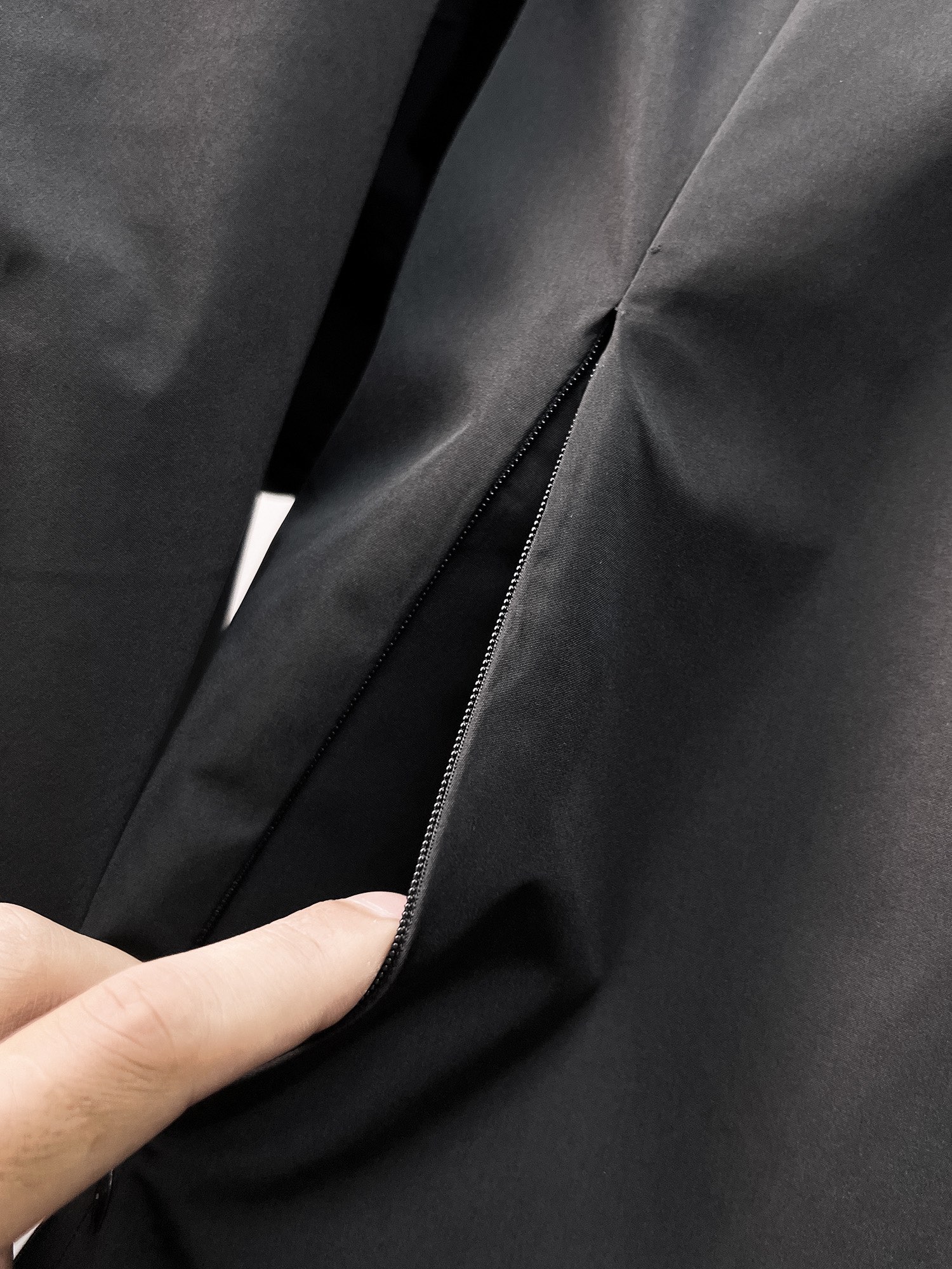 ARC'TERYX 原單 男女款 隱形袖袋防水外套 俐落通勤版| 18 ARC'TERYX 原單 男女款 隱形袖袋防水外套 俐落通勤版