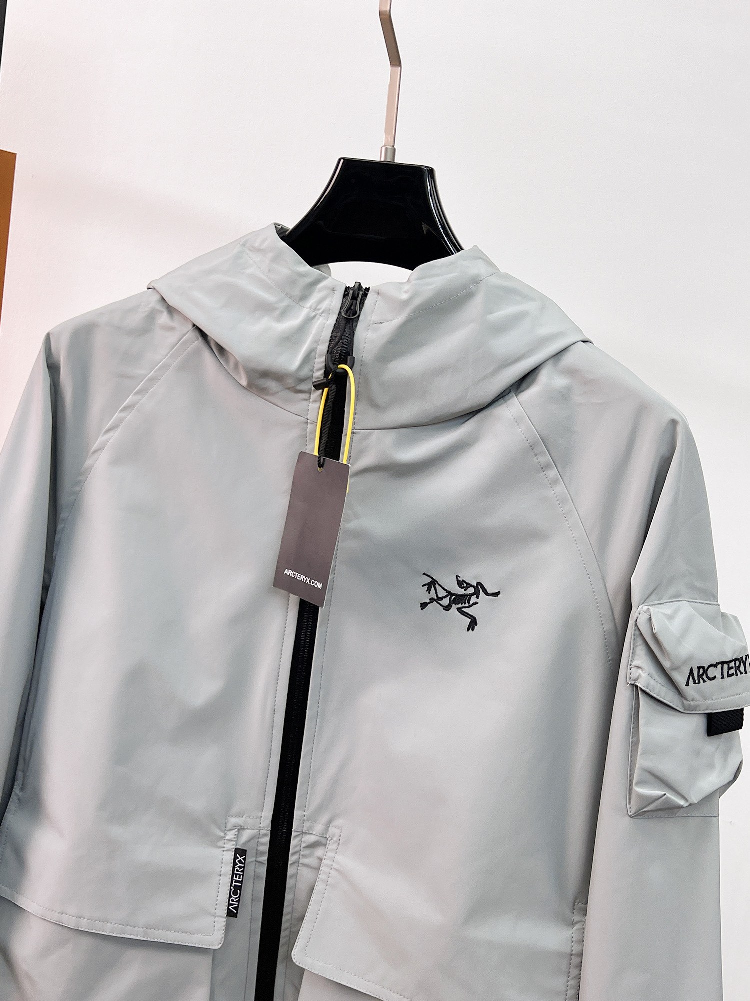 ARC'TERYX A貨 男女款 霧灰雙翻蓋軟殼外套 都會休閒風| 12 ARC'TERYX A貨 男女款 霧灰雙翻蓋軟殼外套 都會休閒風