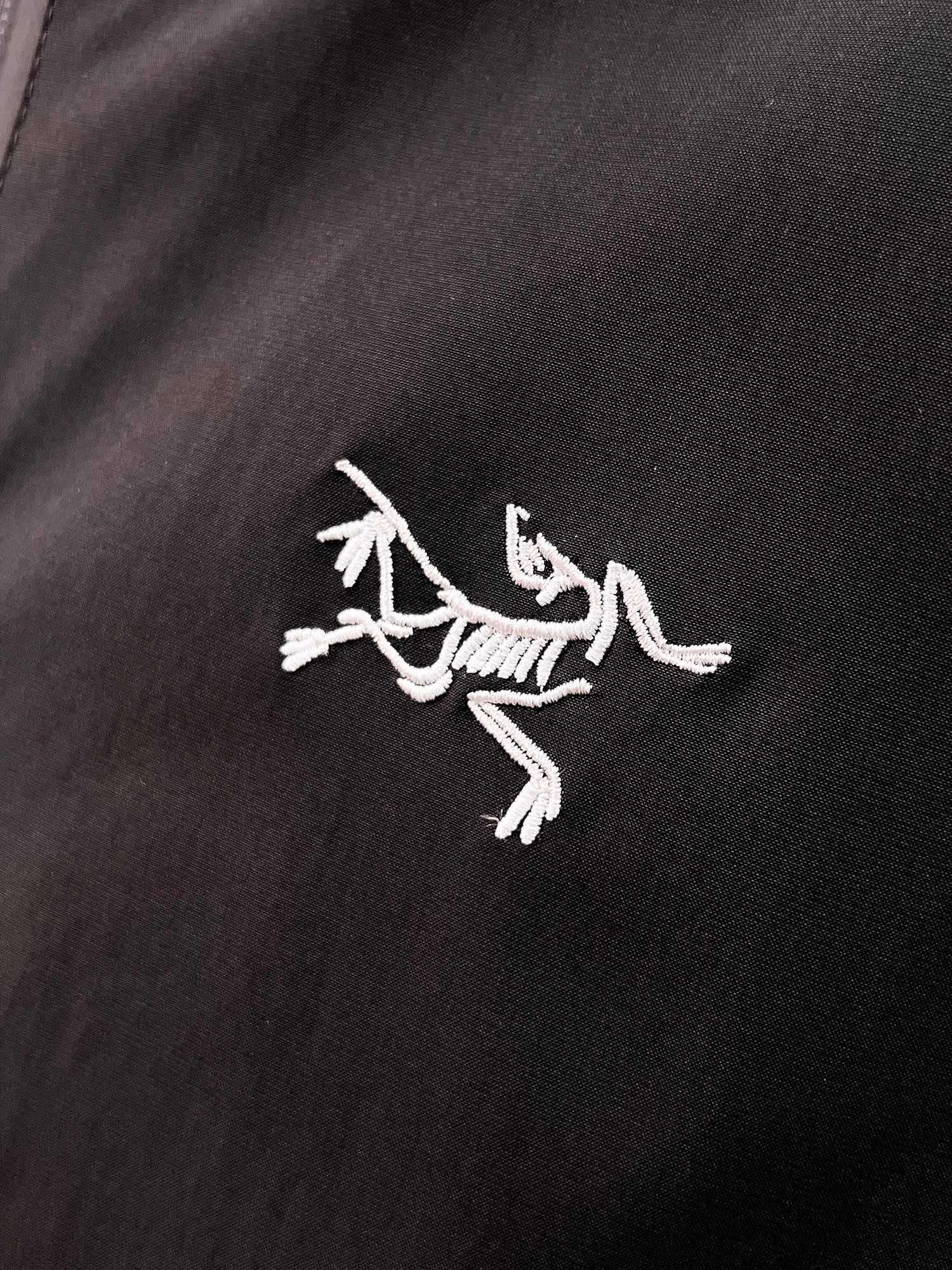 ARC'TERYX 高仿 男女款 大容量戰術外套 黑標口袋版| 12 ARC'TERYX 高仿 男女款 大容量戰術外套 黑標口袋版