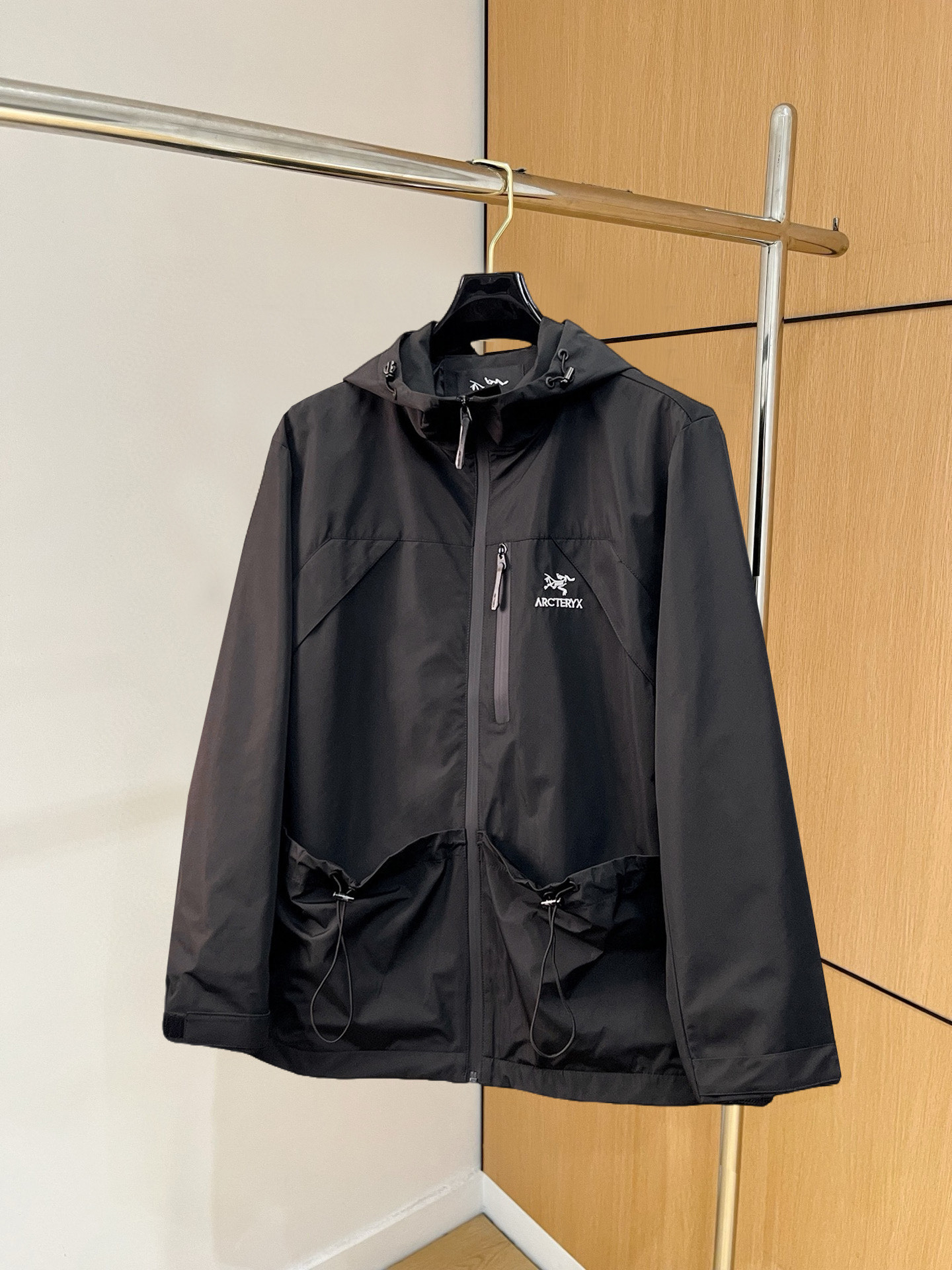 ARC'TERYX 高仿 男女款 腕袋抽繩防水外套 都會輕量版
