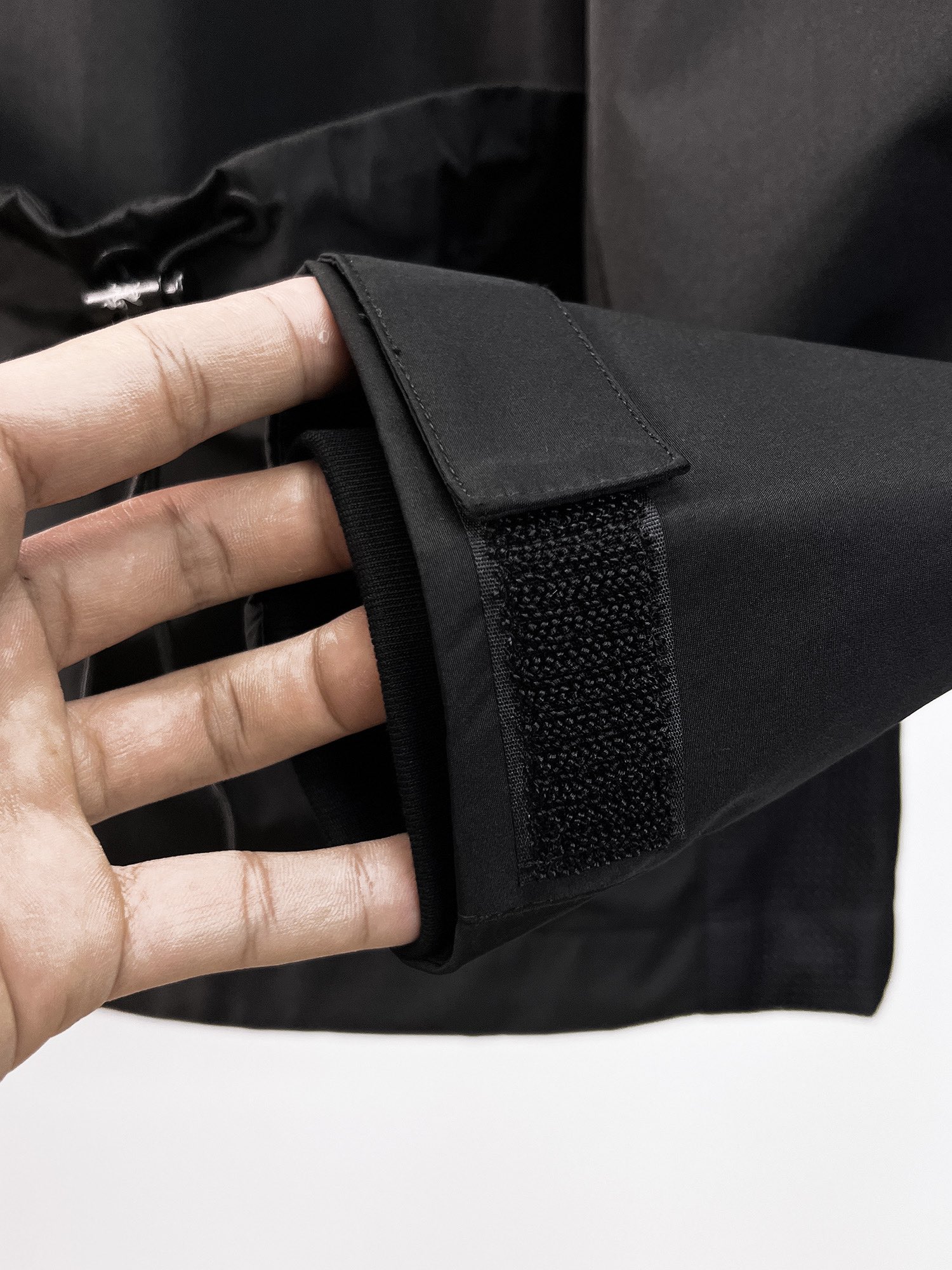 ARC'TERYX 高仿 男女款 腕袋抽繩防水外套 都會輕量版| 16 ARC'TERYX 高仿 男女款 腕袋抽繩防水外套 都會輕量版