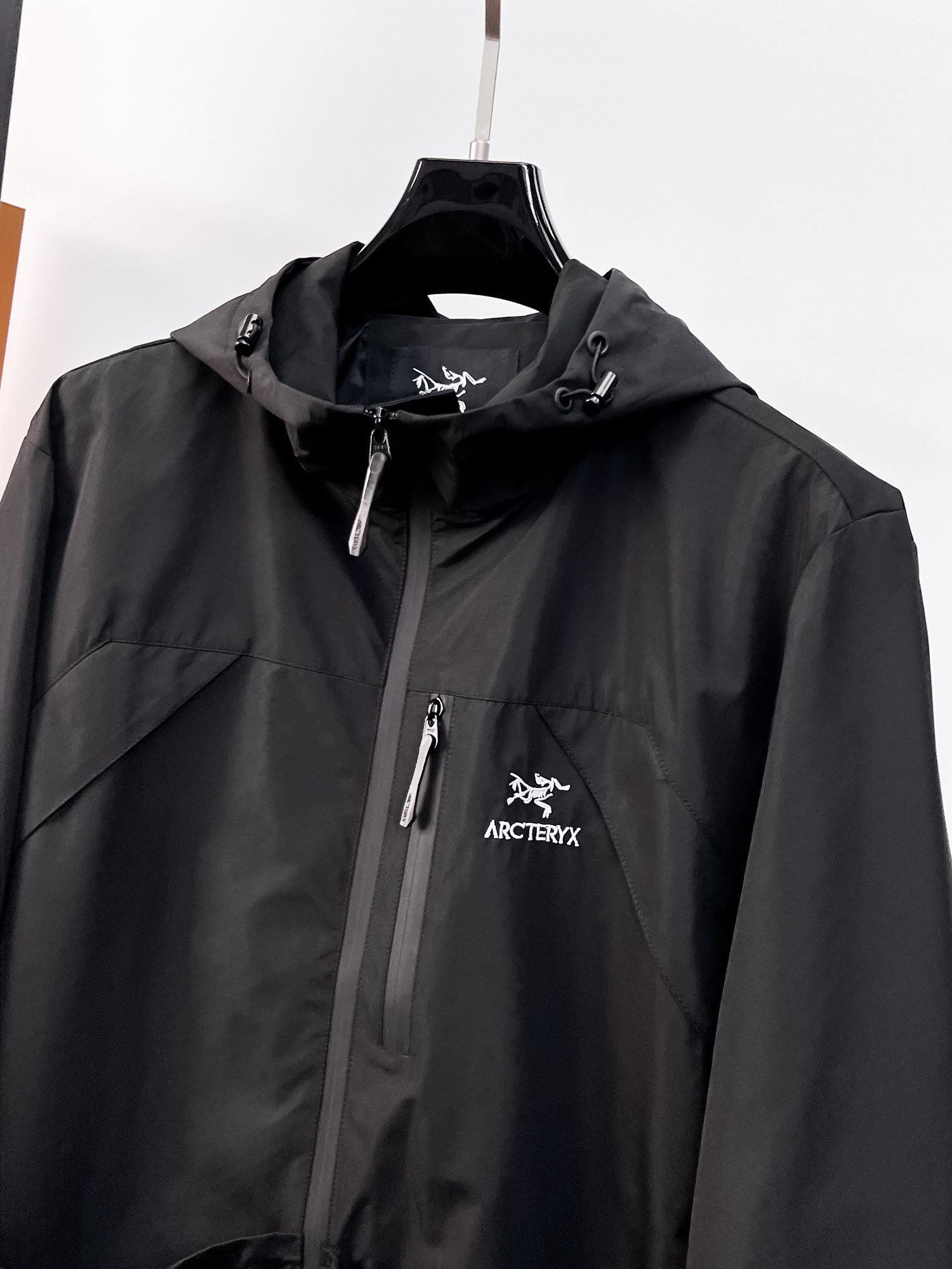 ARC'TERYX 高仿 男女款 腕袋抽繩防水外套 都會輕量版| 13 ARC'TERYX 高仿 男女款 腕袋抽繩防水外套 都會輕量版