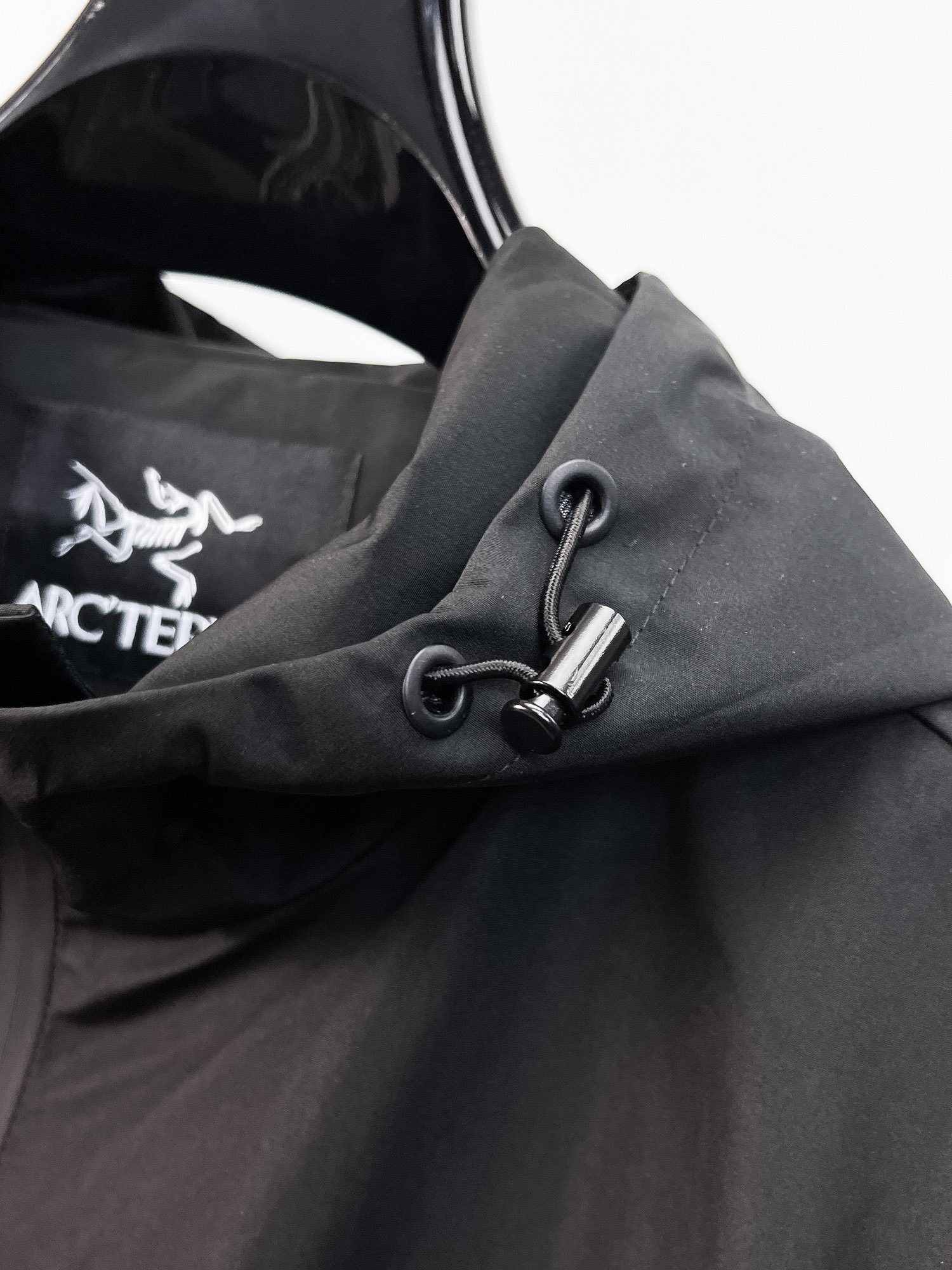 ARC'TERYX 高仿 男女款 腕袋抽繩防水外套 都會輕量版| 9 ARC'TERYX 高仿 男女款 腕袋抽繩防水外套 都會輕量版