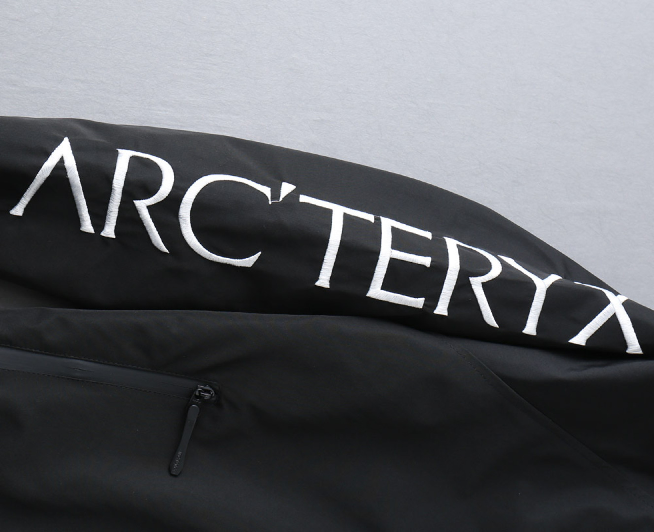 ARC'TERYX A貨 男女款 連帽對比拉鍊外套 亮白輕量款| 10 ARC'TERYX A貨 男女款 連帽對比拉鍊外套 亮白輕量款