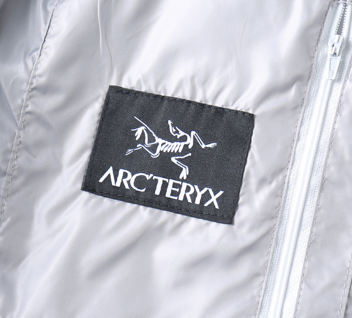 ARC'TERYX 原單 男女款 撞色拼接防水外套 山海藍黑款| 9 ARC'TERYX 原單 男女款 撞色拼接防水外套 山海藍黑款