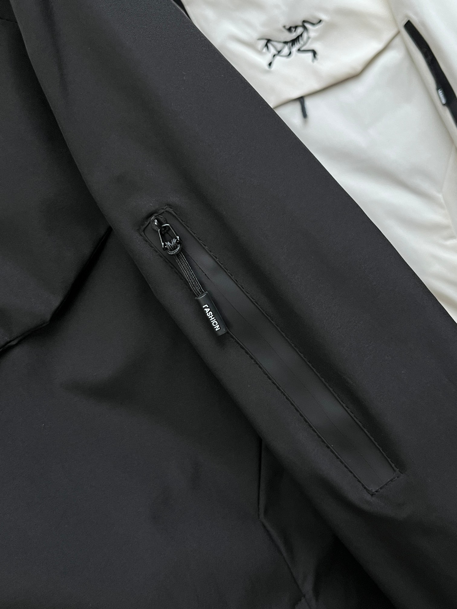 ARC'TERYX A貨 男女款 翼型遮雨片軟殼外套 城市機能款| 10 ARC'TERYX A貨 男女款 翼型遮雨片軟殼外套 城市機能款