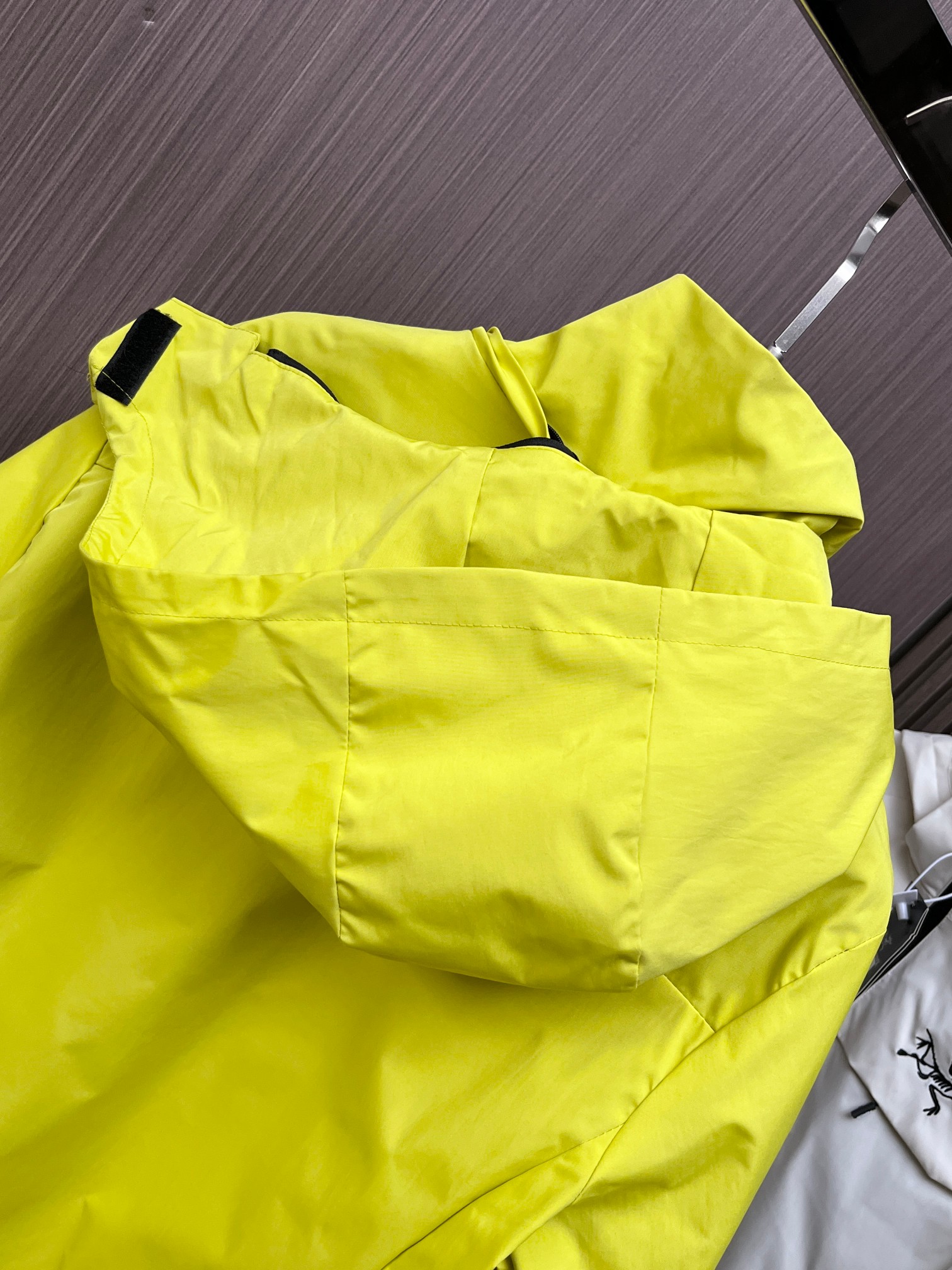 ARC'TERYX 高仿 男女款 酸檸黃防潑軟殼外套 街頭亮色風| 11 ARC'TERYX 高仿 男女款 酸檸黃防潑軟殼外套 街頭亮色風
