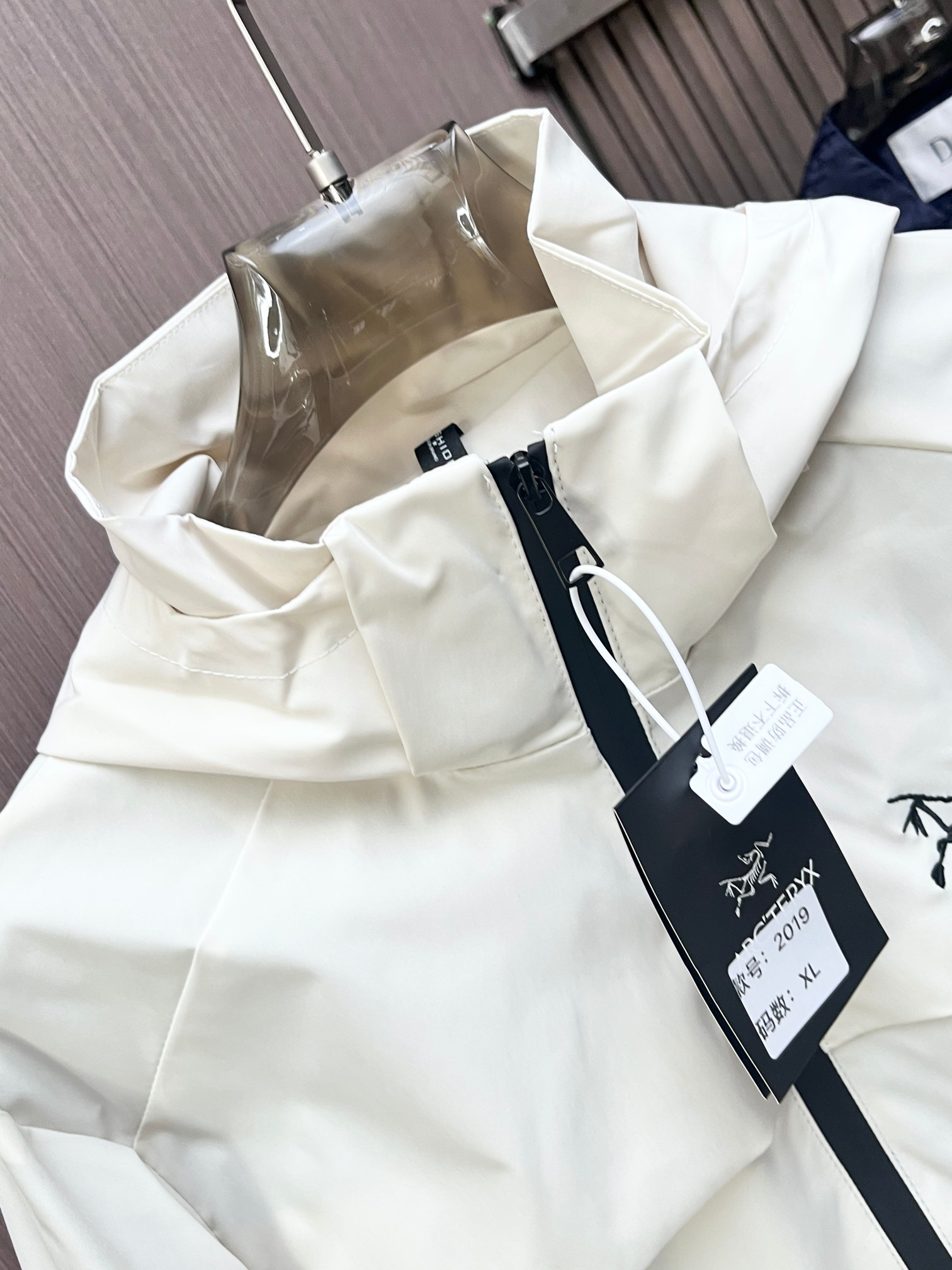ARC'TERYX 高仿 男女款 奶油白防水外套 都會簡約風| 12 ARC'TERYX 高仿 男女款 奶油白防水外套 都會簡約風