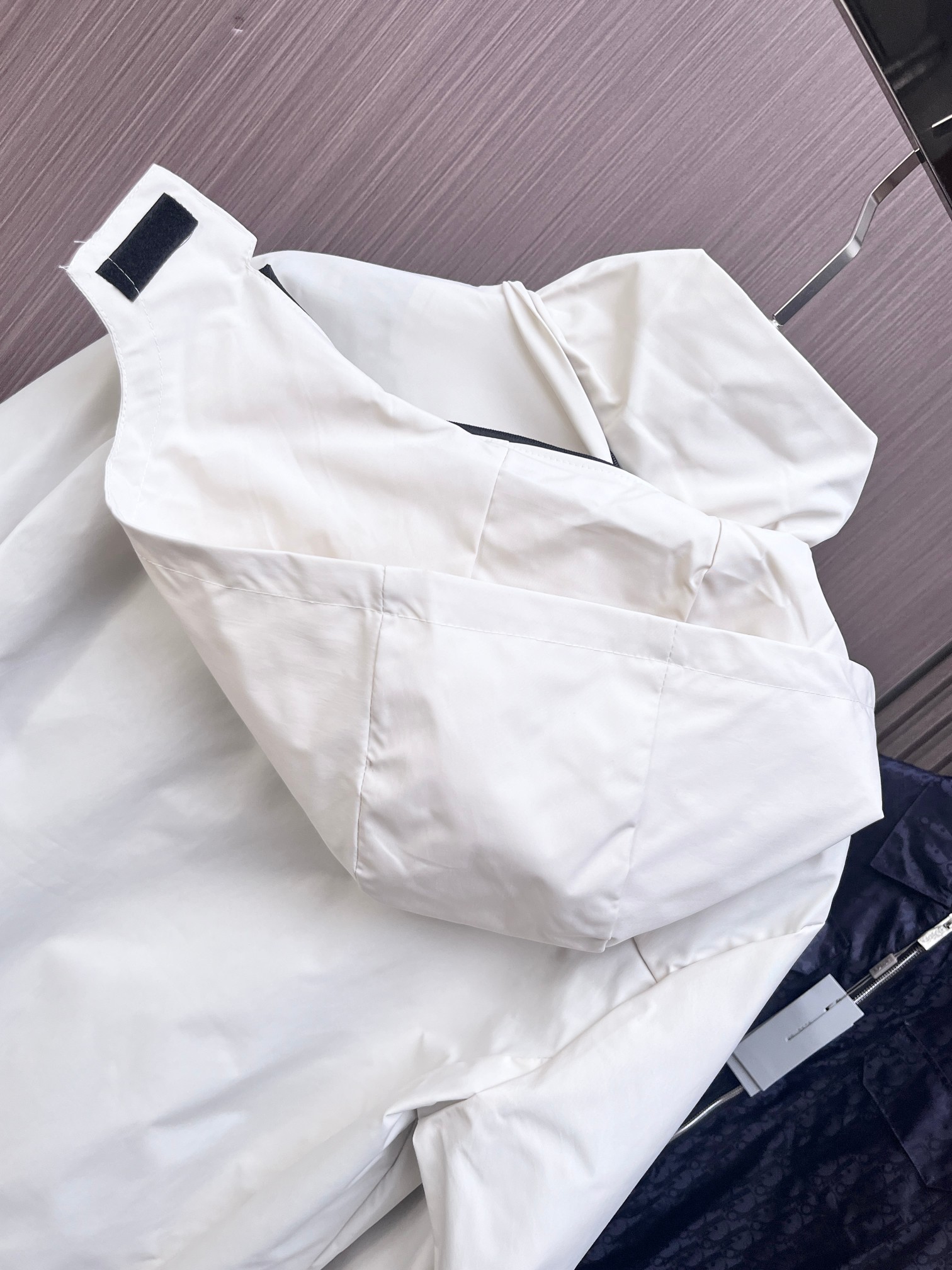 ARC'TERYX 高仿 男女款 奶油白防水外套 都會簡約風| 10 ARC'TERYX 高仿 男女款 奶油白防水外套 都會簡約風