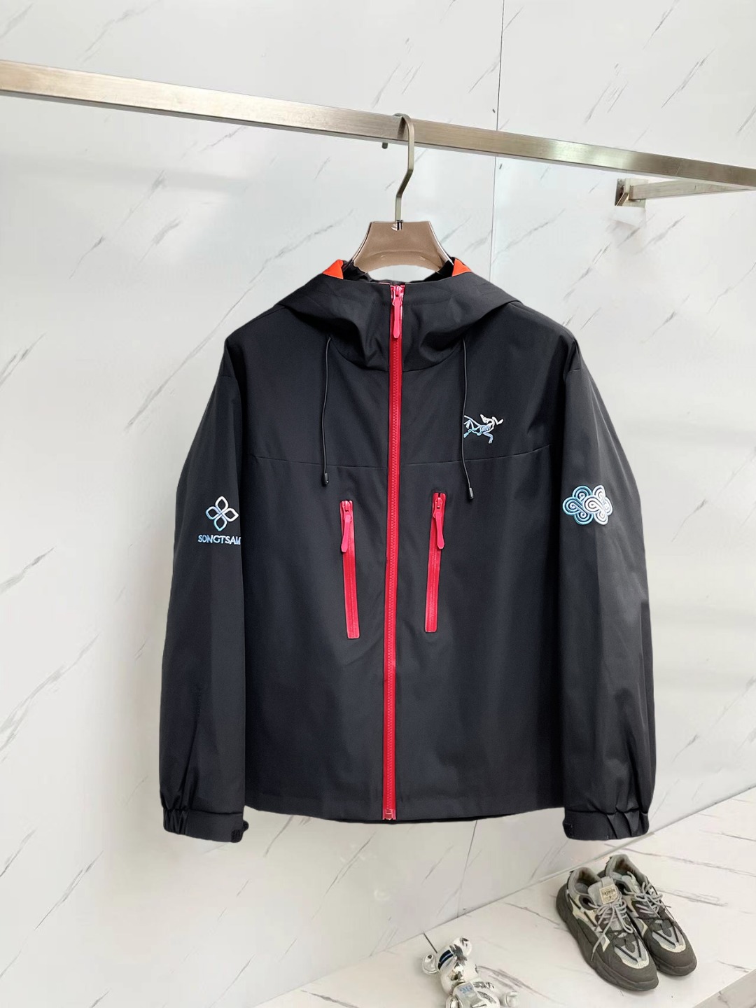 ARC'TERYX A貨 男女款 黑紅對比拉鍊外套 城市機能風