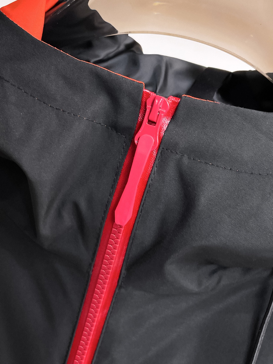 ARC'TERYX A貨 男女款 黑紅對比拉鍊外套 城市機能風| 11 ARC'TERYX A貨 男女款 黑紅對比拉鍊外套 城市機能風