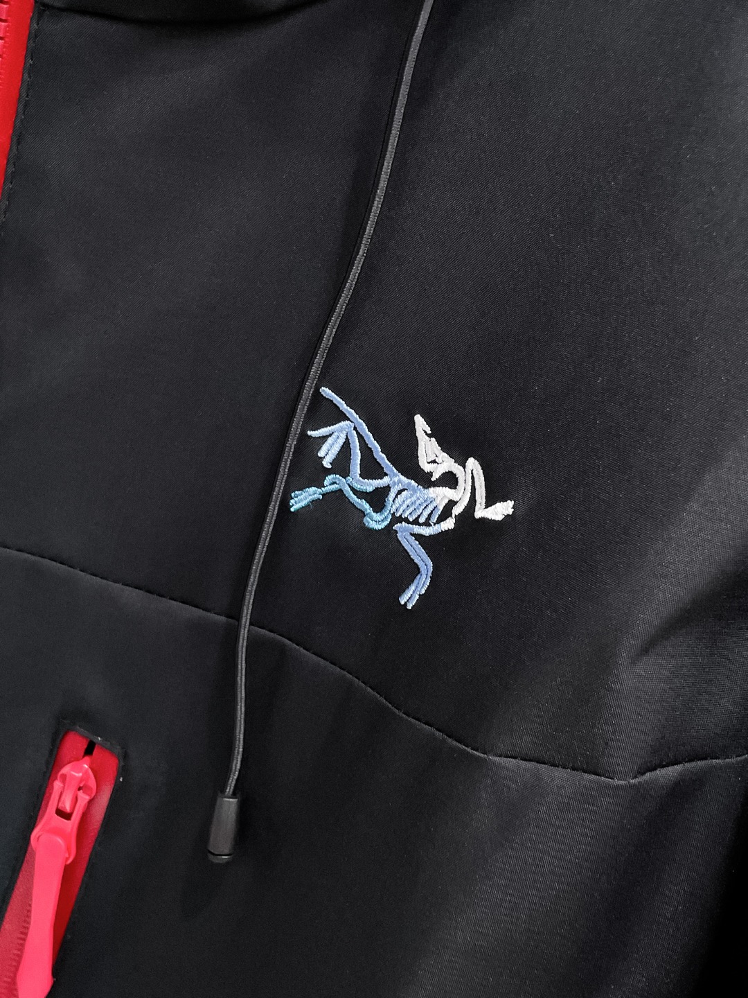 ARC'TERYX A貨 男女款 黑紅對比拉鍊外套 城市機能風| 8 ARC'TERYX A貨 男女款 黑紅對比拉鍊外套 城市機能風