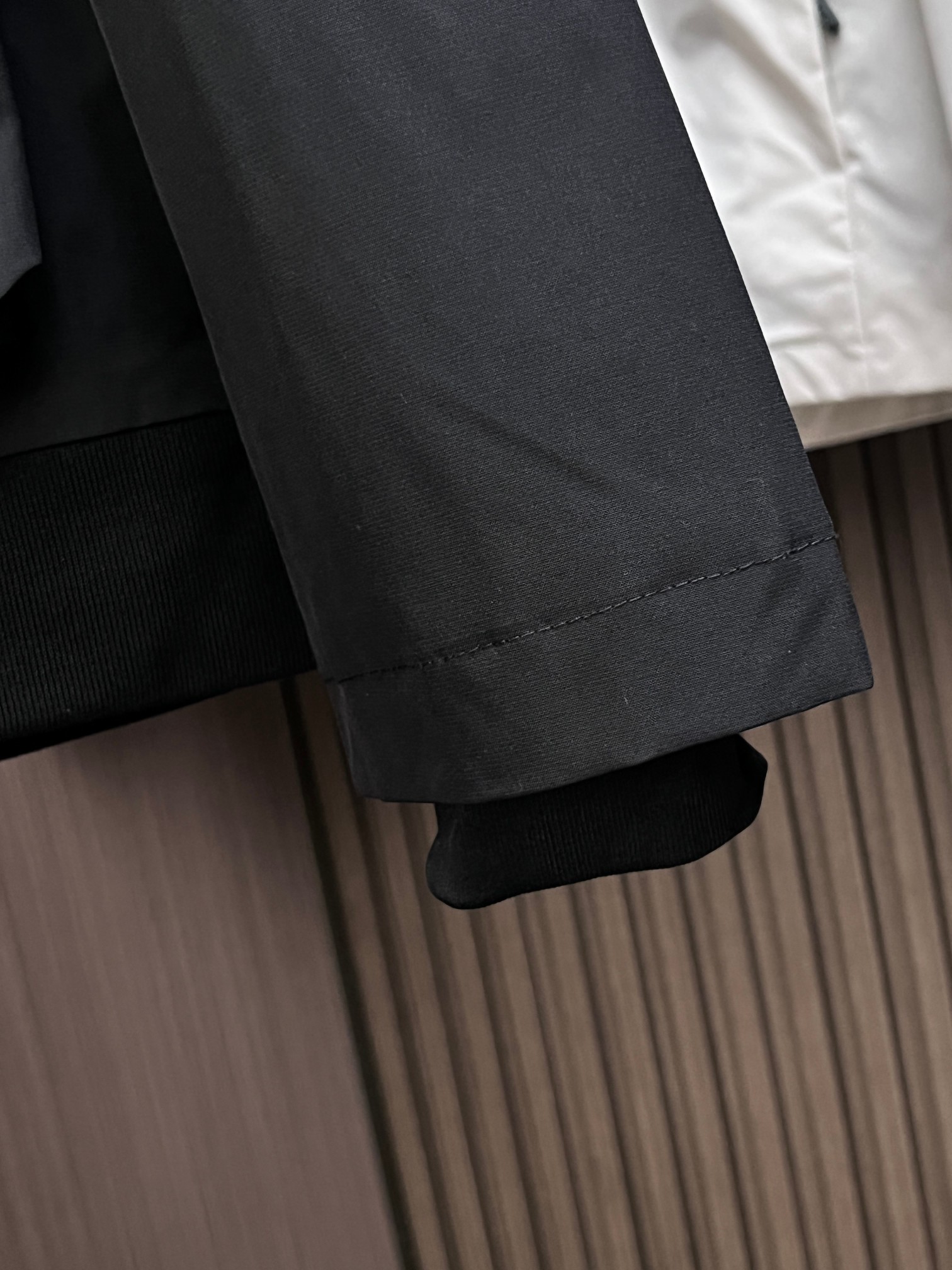 ARC'TERYX 高仿 GORE-TEX 大口袋連帽外套 黑色機能夾克 戶外風衣| 7 ARC'TERYX 高仿 GORE-TEX 大口袋連帽外套 黑色機能夾克 戶外風衣