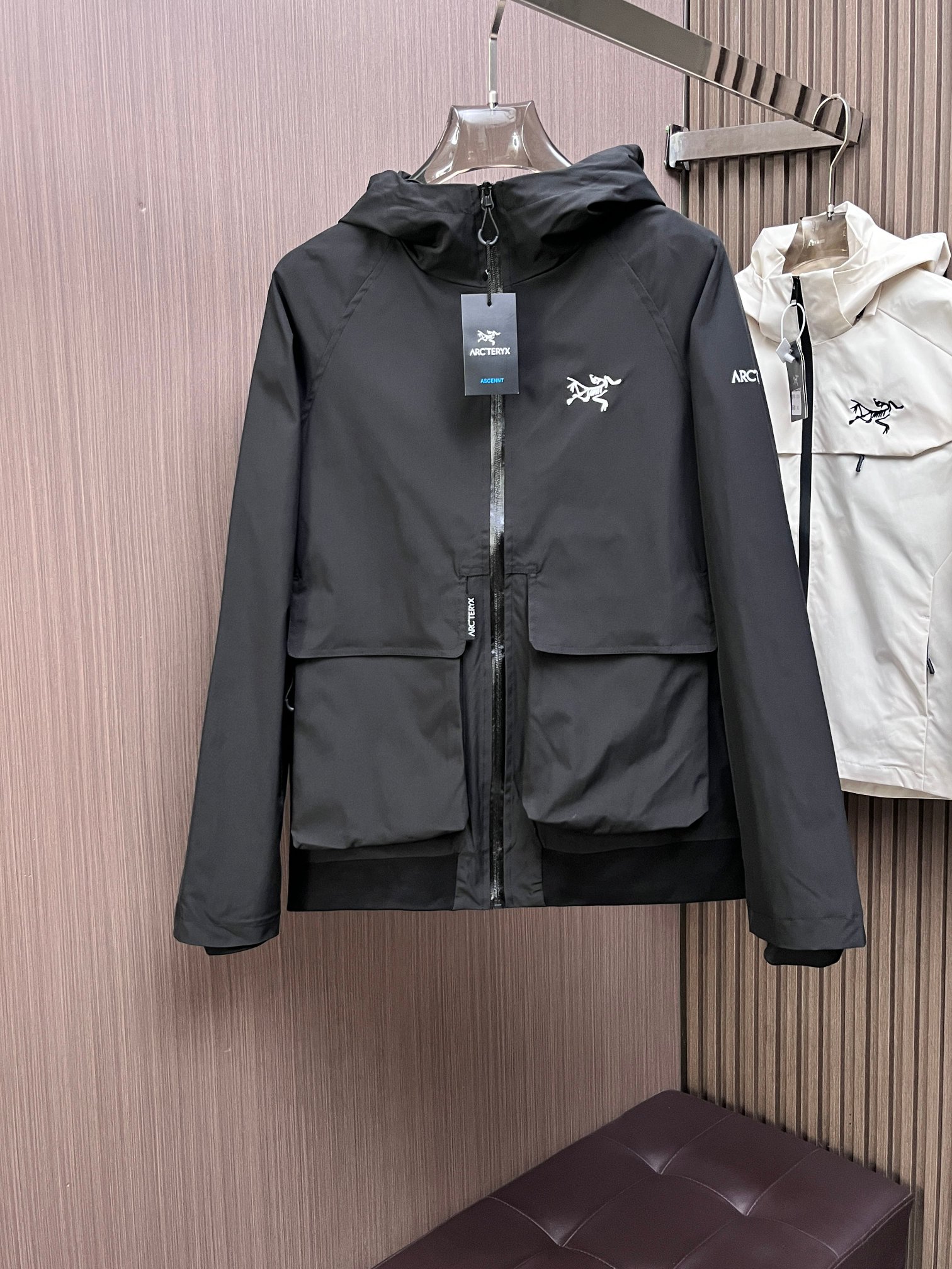 ARC'TERYX 高仿 GORE-TEX 大口袋連帽外套 黑色機能夾克 戶外風衣