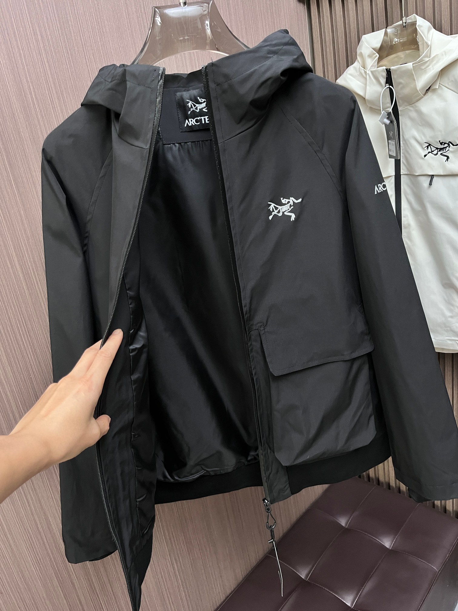 ARC'TERYX 高仿 GORE-TEX 大口袋連帽外套 黑色機能夾克 戶外風衣| 14 ARC'TERYX 高仿 GORE-TEX 大口袋連帽外套 黑色機能夾克 戶外風衣