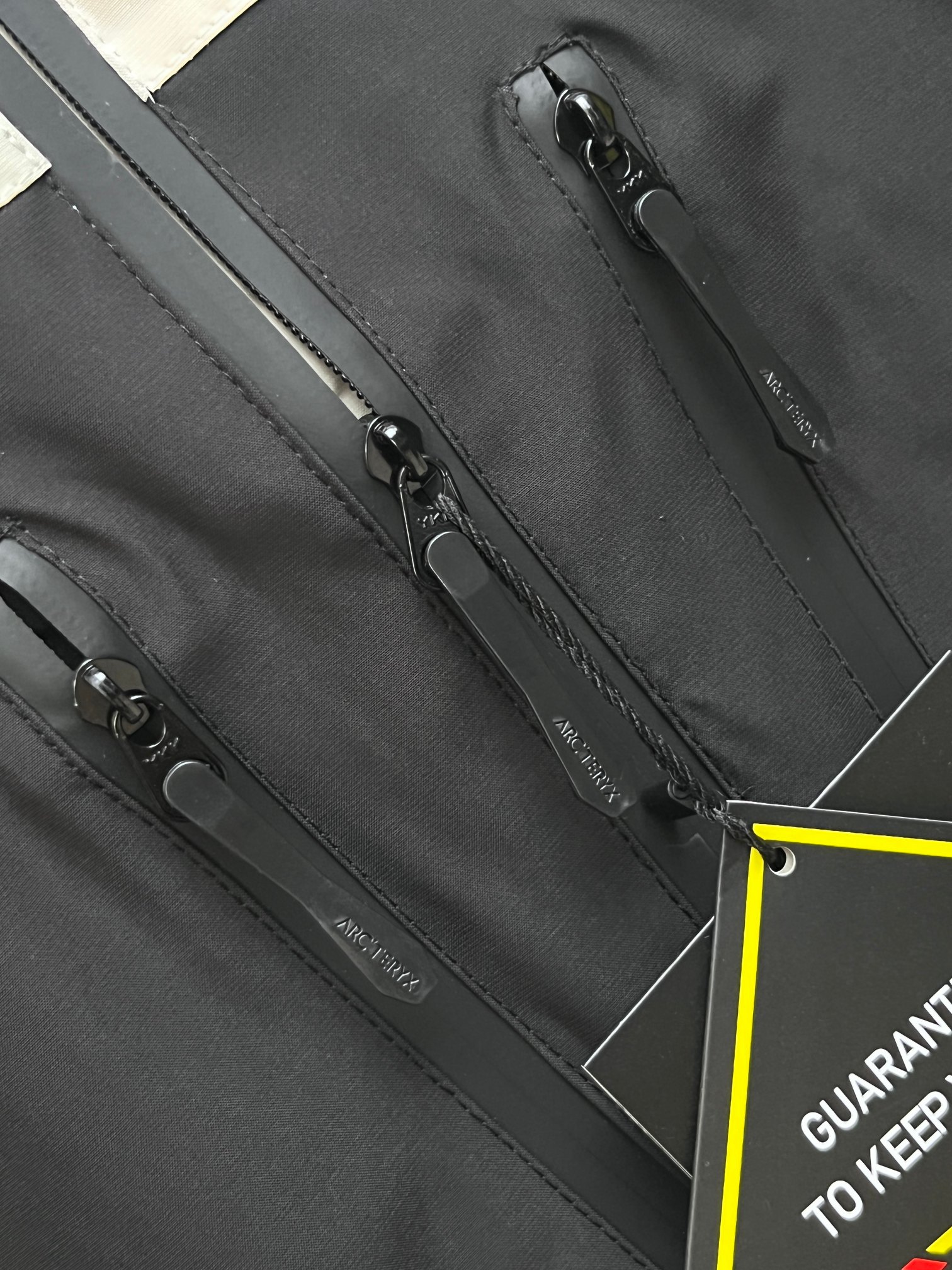 ARC'TERYX 高仿 GORE-TEX 拼色衝鋒衣 黑白機能外套 戶外防風夾克| 10 ARC'TERYX 高仿 GORE-TEX 拼色衝鋒衣 黑白機能外套 戶外防風夾克