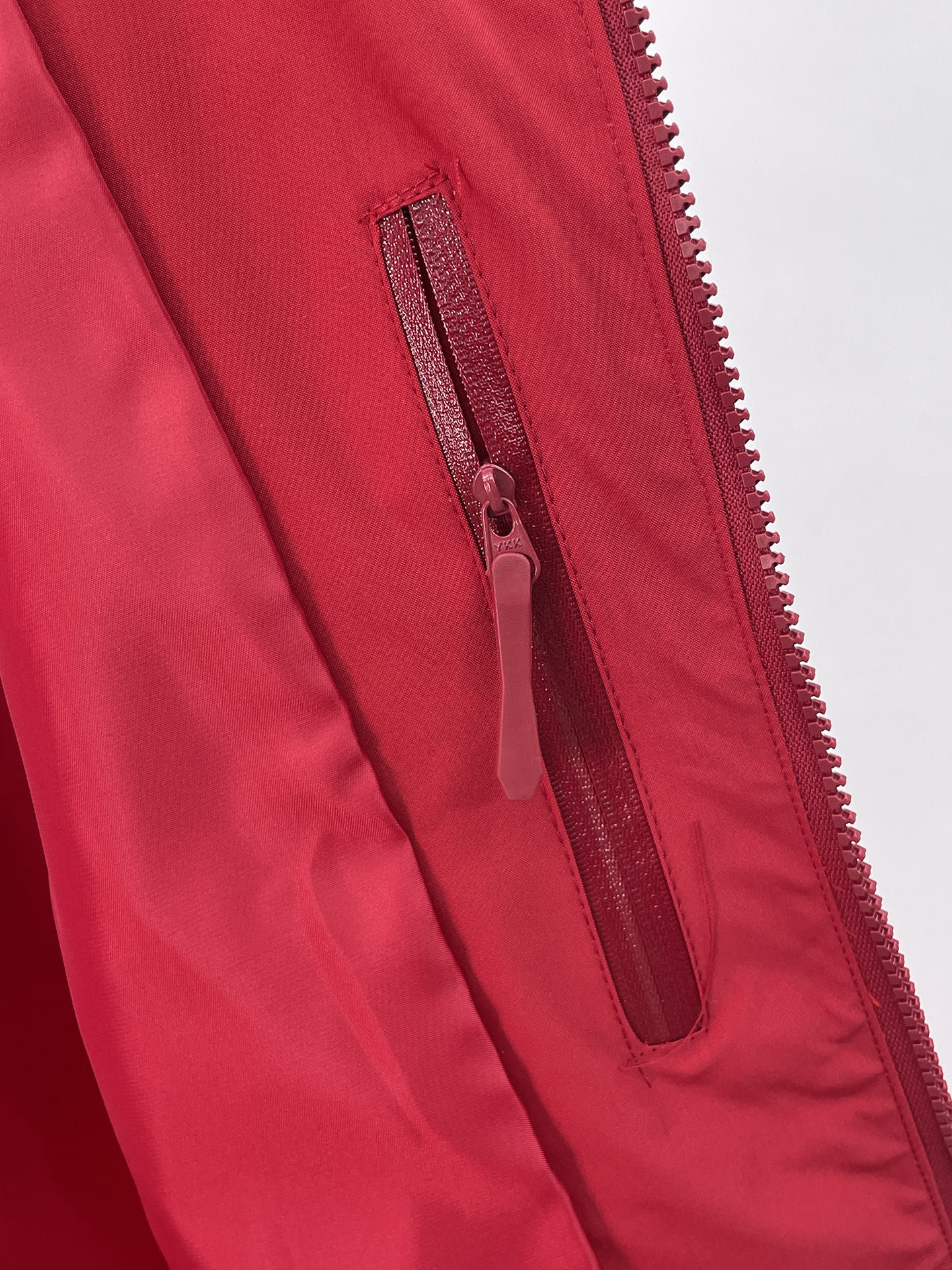 ARC'TERYX 高仿 GORE-TEX 防水機能外套 紅色連帽衝鋒衣 戶外潮流款| 18 ARC'TERYX 高仿 GORE-TEX 防水機能外套 紅色連帽衝鋒衣 戶外潮流款