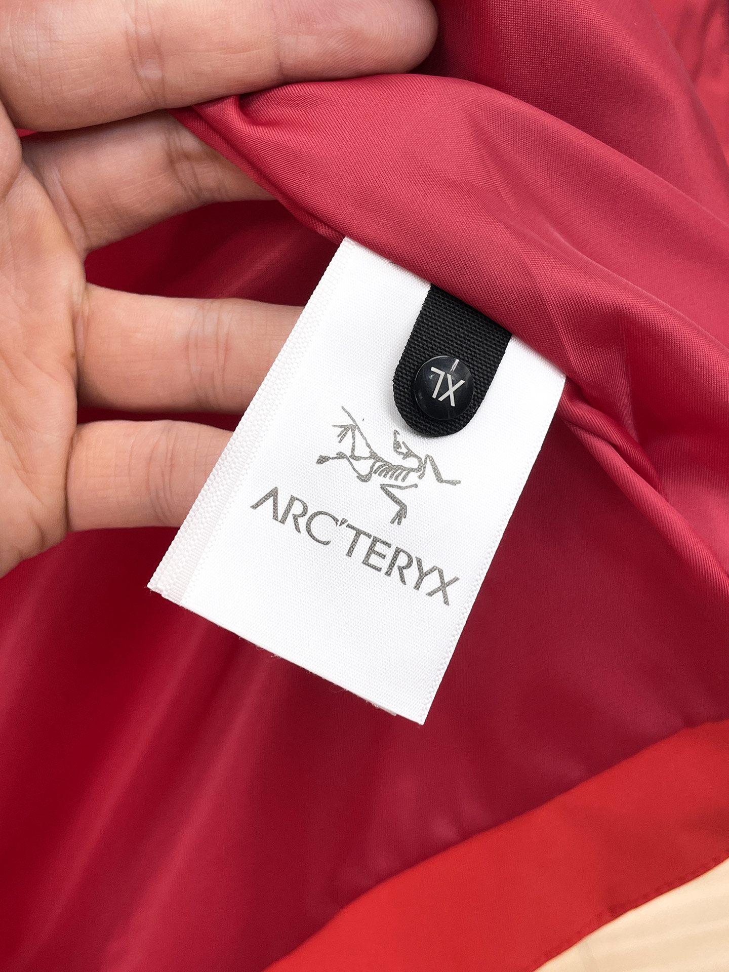 ARC'TERYX 高仿 GORE-TEX 防水機能外套 紅色連帽衝鋒衣 戶外潮流款| 17 ARC'TERYX 高仿 GORE-TEX 防水機能外套 紅色連帽衝鋒衣 戶外潮流款