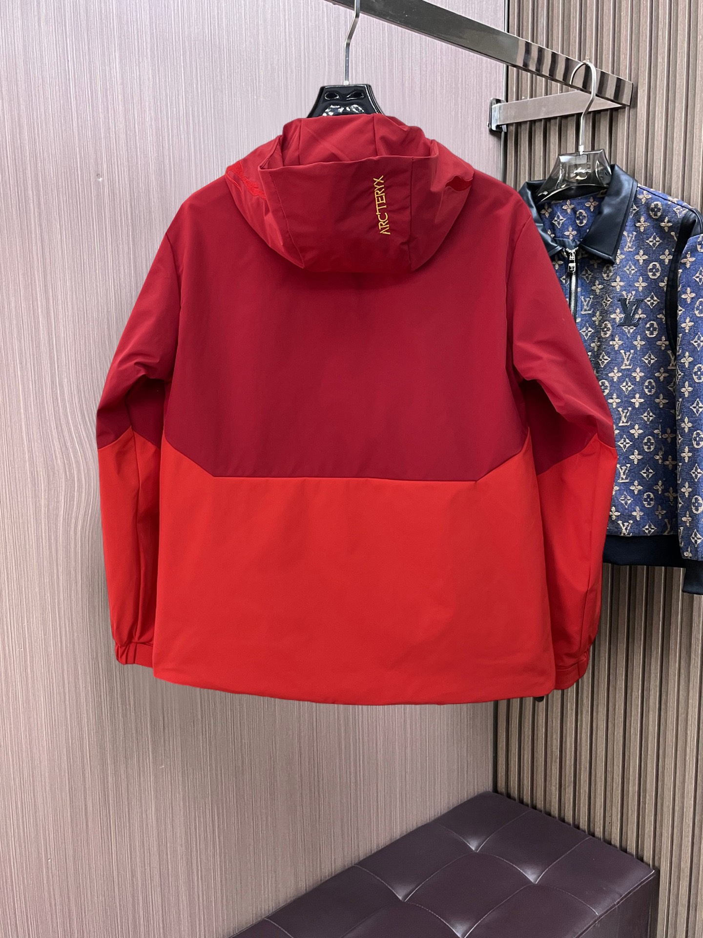 ARC'TERYX 高仿 GORE-TEX 防水機能外套 紅色連帽衝鋒衣 戶外潮流款| 12 ARC'TERYX 高仿 GORE-TEX 防水機能外套 紅色連帽衝鋒衣 戶外潮流款