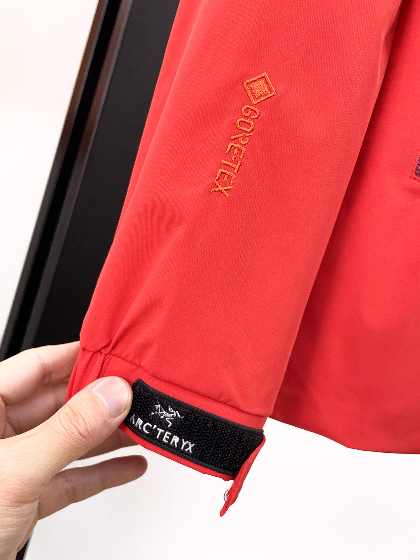 ARC'TERYX 高仿 GORE-TEX 防水機能外套 紅色連帽衝鋒衣 戶外潮流款| 5 ARC'TERYX 高仿 GORE-TEX 防水機能外套 紅色連帽衝鋒衣 戶外潮流款