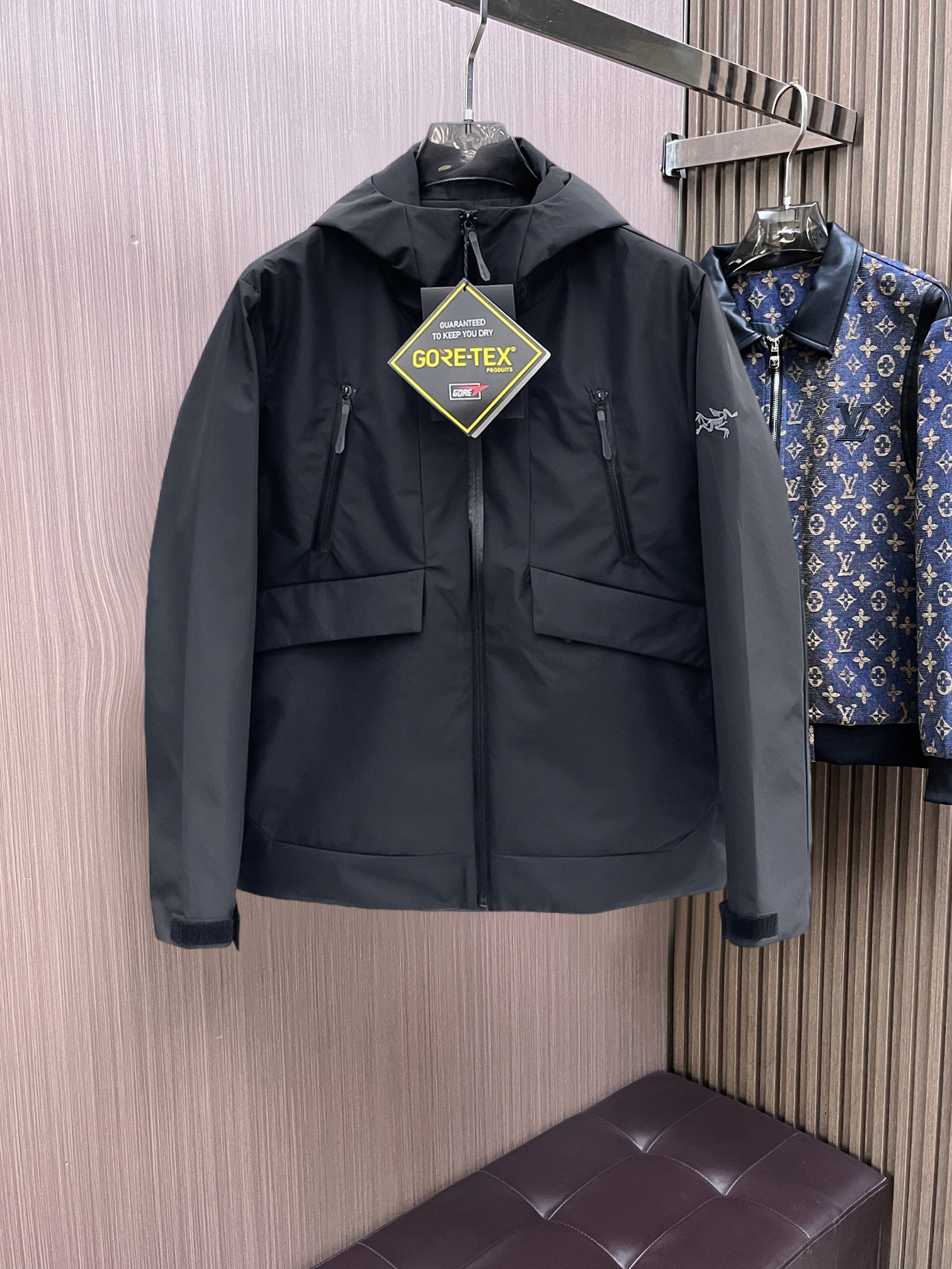 ARC'TERYX 高仿 GORE-TEX 機能外套 黑色連帽夾克 戶外防風衝鋒衣| 2 ARC'TERYX 高仿 GORE-TEX 機能外套 黑色連帽夾克 戶外防風衝鋒衣