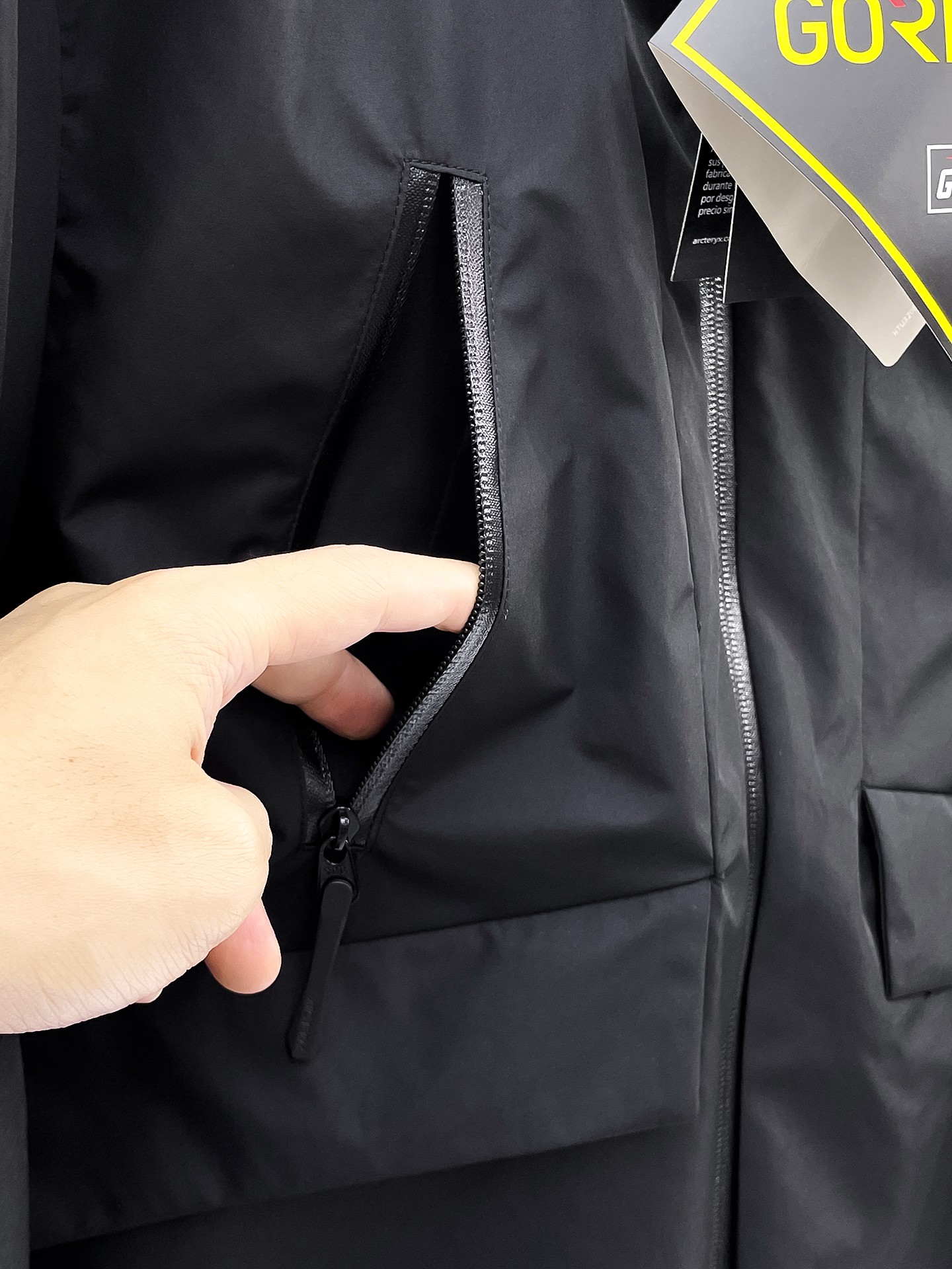 ARC'TERYX 高仿 GORE-TEX 機能外套 黑色連帽夾克 戶外防風衝鋒衣| 7 ARC'TERYX 高仿 GORE-TEX 機能外套 黑色連帽夾克 戶外防風衝鋒衣