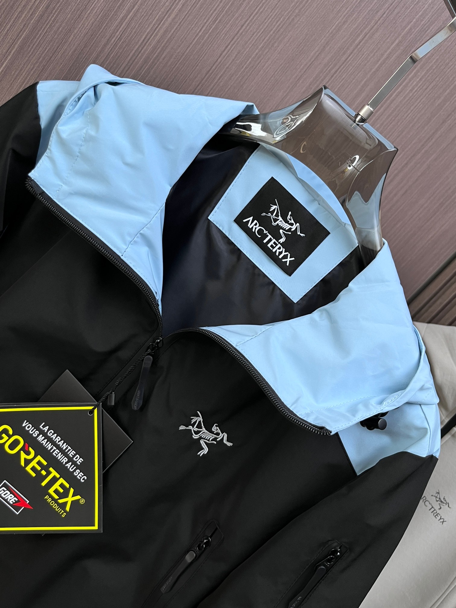ARC'TERYX A貨 GORE-TEX 拼色機能外套 黑藍連帽衝鋒衣 山系潮流款| 11 ARC'TERYX A貨 GORE-TEX 拼色機能外套 黑藍連帽衝鋒衣 山系潮流款