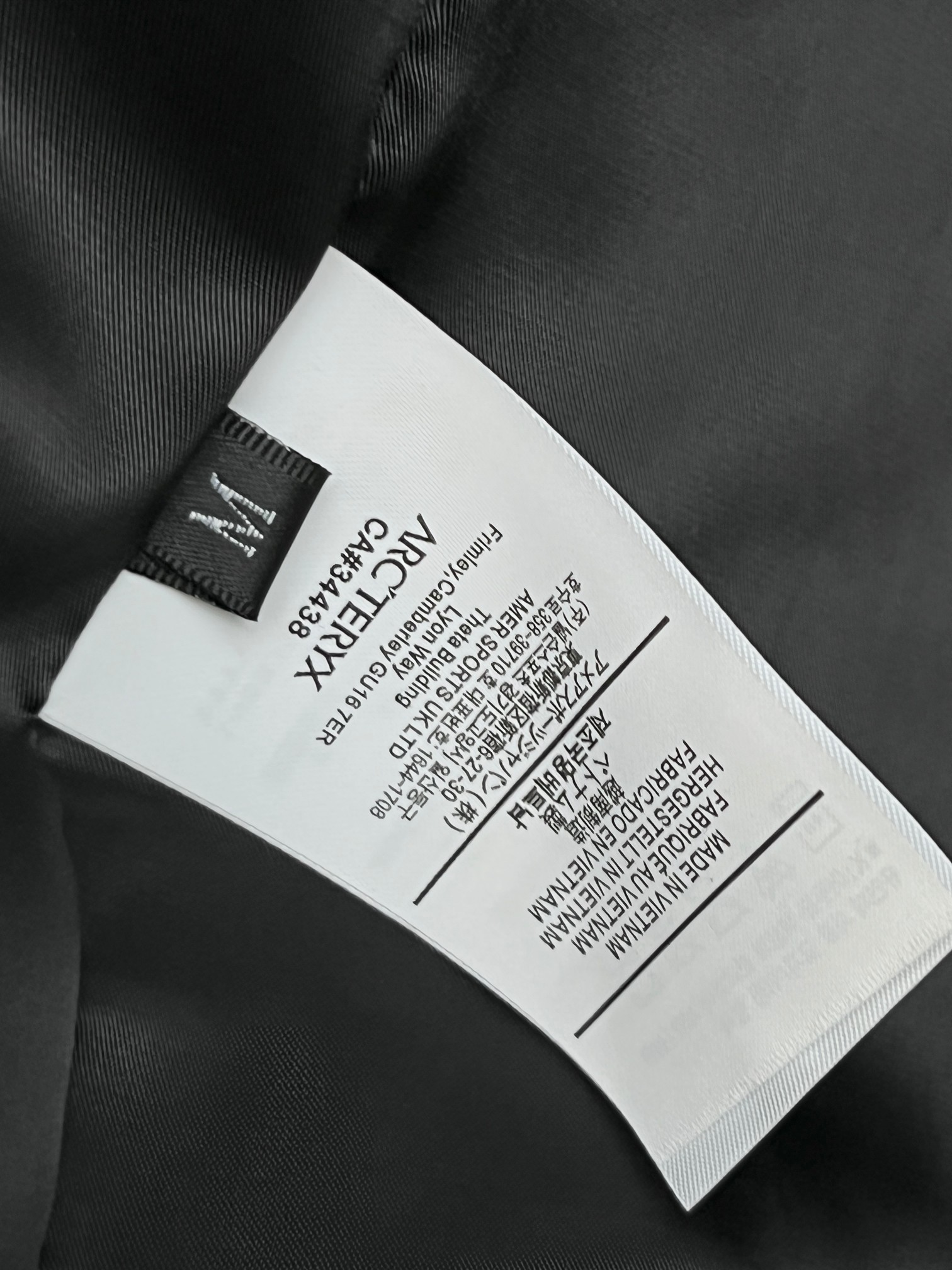 ARC'TERYX A貨 GORE-TEX 拼色機能外套 黑藍連帽衝鋒衣 山系潮流款| 14 ARC'TERYX A貨 GORE-TEX 拼色機能外套 黑藍連帽衝鋒衣 山系潮流款