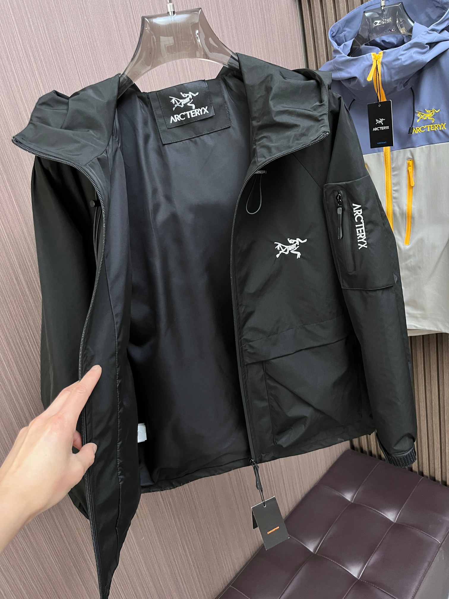 ARC'TERYX始祖鳥軍事機能外套 多口袋連帽衝鋒衣 黑色戶外夾克