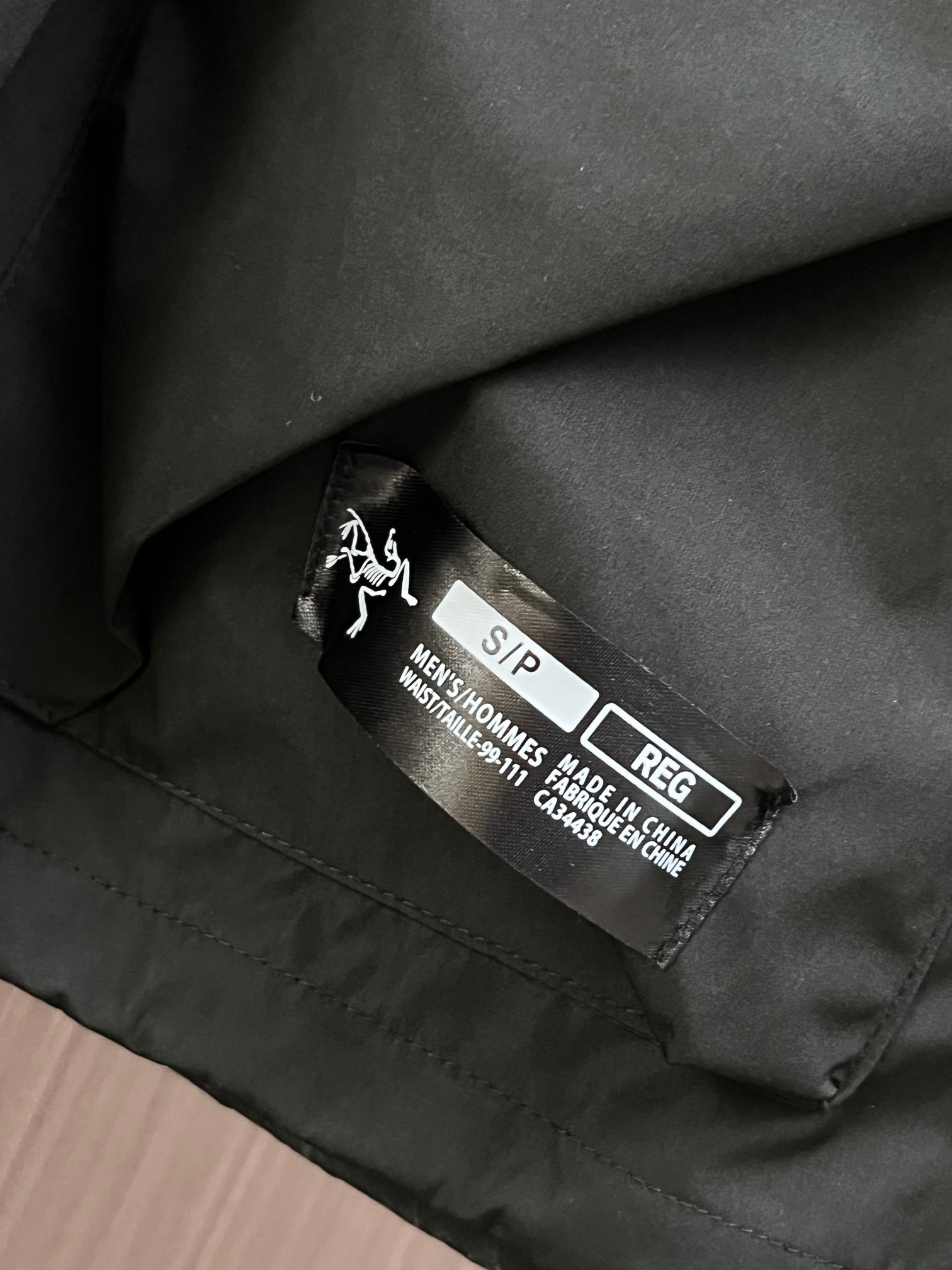 ARC'TERYX始祖鳥軍事機能外套 多口袋連帽衝鋒衣 黑色戶外夾克