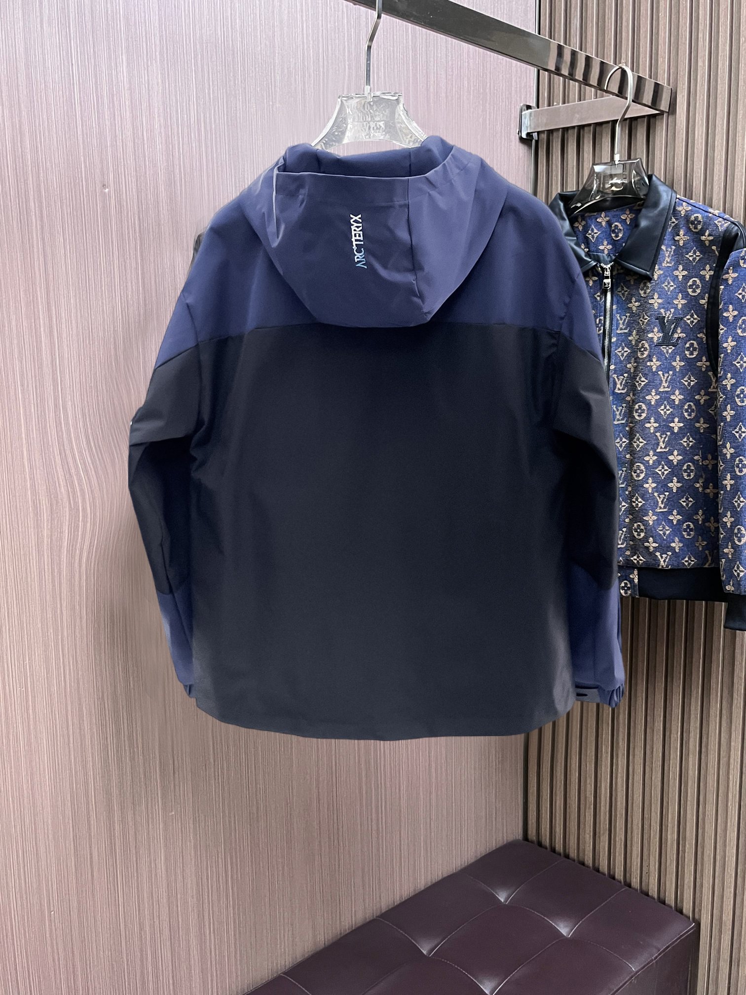 ARC'TERYX 始祖鳥 拼色連帽衝鋒衣 黑藍拼接戶外機能防風外套| 14 ARC'TERYX 始祖鳥 拼色連帽衝鋒衣 黑藍拼接戶外機能防風外套