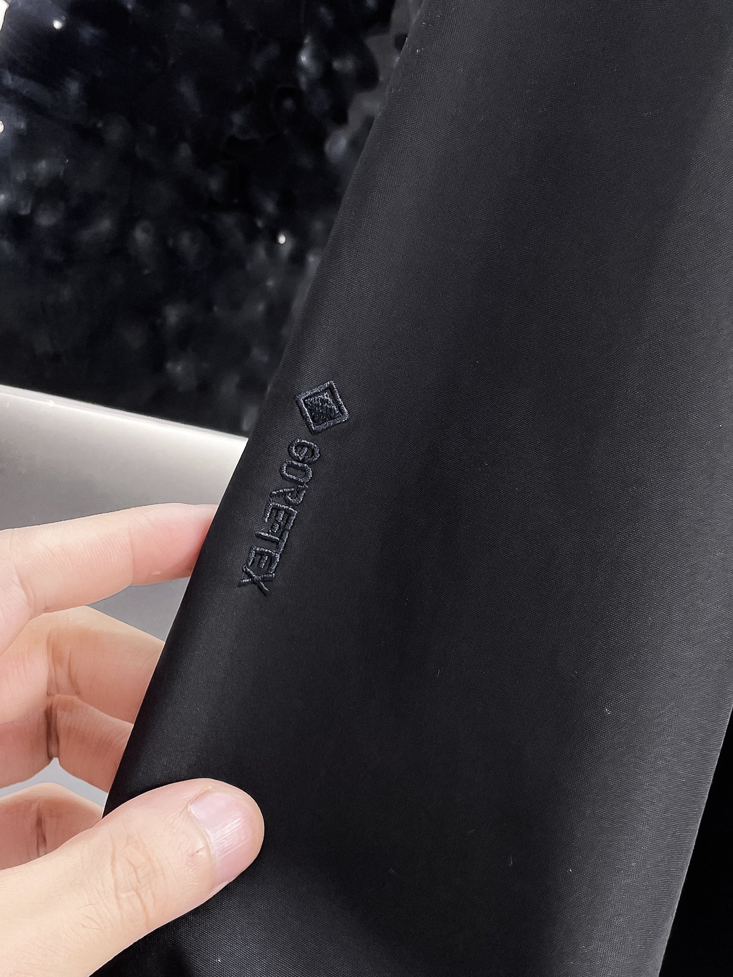 ARC'TERYX 始祖鳥 黑灰色多口袋機能衝鋒衣 連帽戶外防護外套| 16 ARC'TERYX 始祖鳥 黑灰色多口袋機能衝鋒衣 連帽戶外防護外套