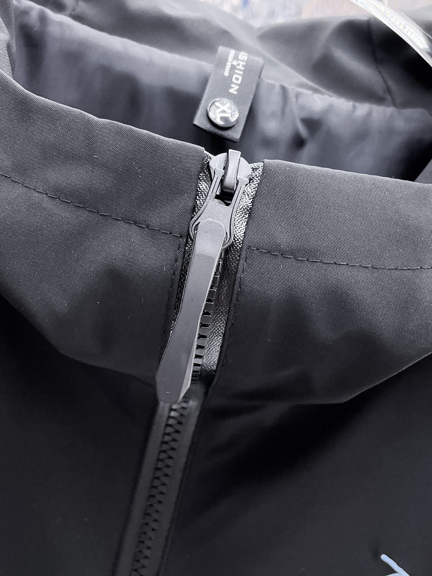 ARC'TERYX 始祖鳥 黑灰色多口袋機能衝鋒衣 連帽戶外防護外套| 10 ARC'TERYX 始祖鳥 黑灰色多口袋機能衝鋒衣 連帽戶外防護外套