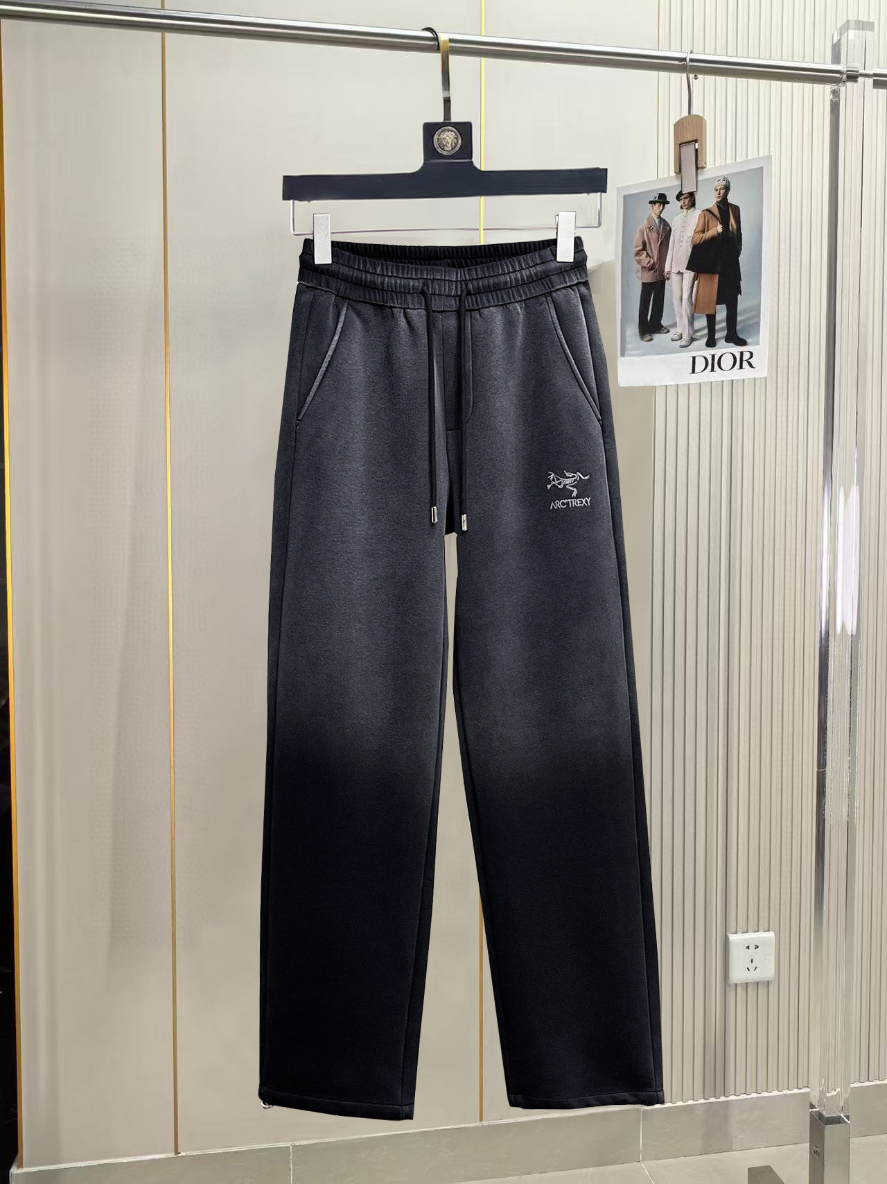 Arc'teryx 一比一男士黑灰色休閒長褲 簡約鳥標抽繩直筒運動褲| 3 Arc'teryx 一比一男士黑灰色休閒長褲 簡約鳥標抽繩直筒運動褲